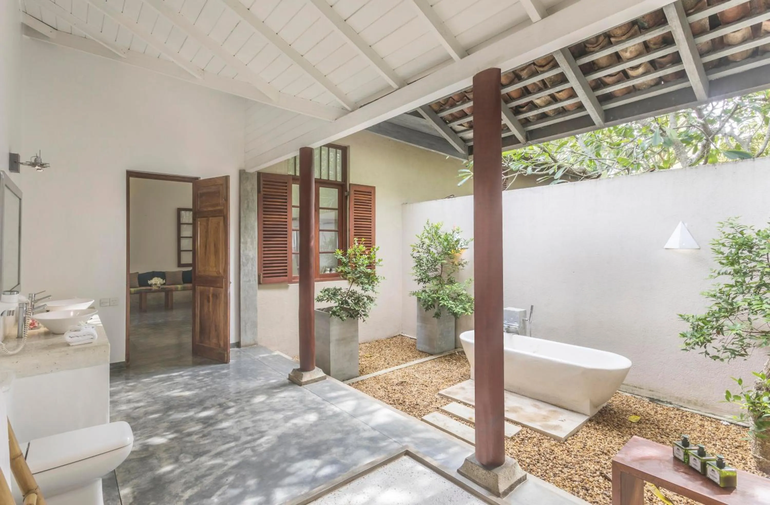 Bathroom in The Frangipani Tree by Edwards Collection - Thalpe