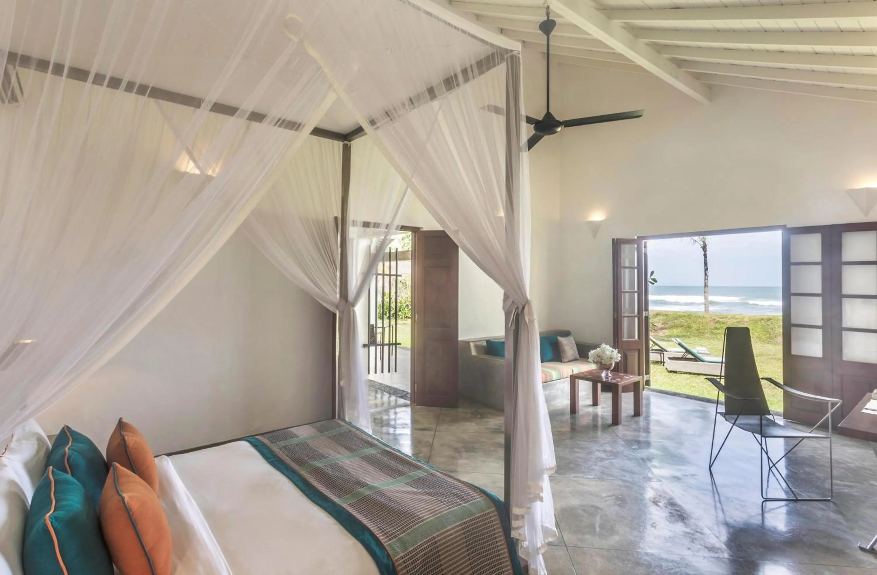 Bed in The Frangipani Tree by Edwards Collection - Thalpe