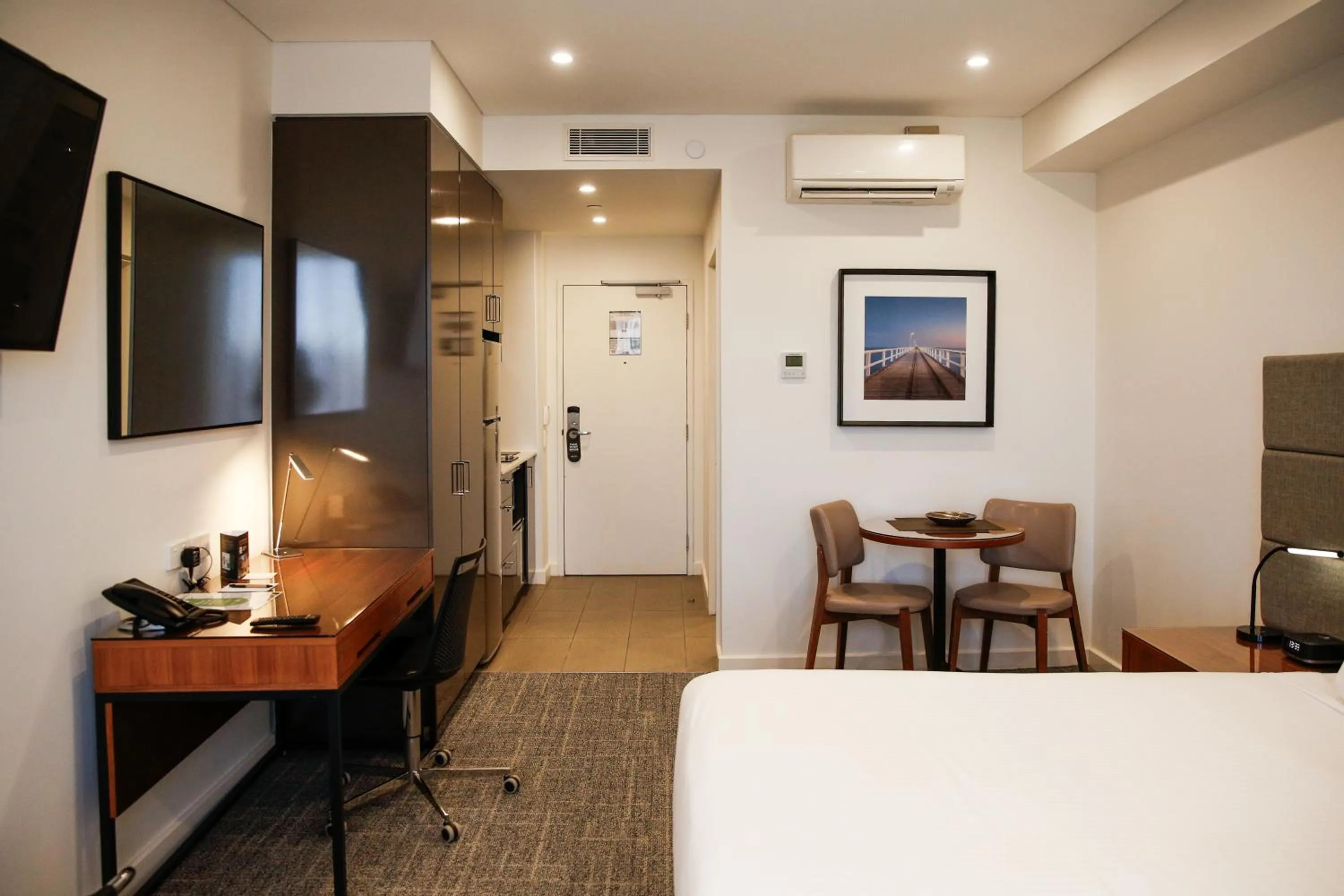 Living room, Bed in Quest Kings Park