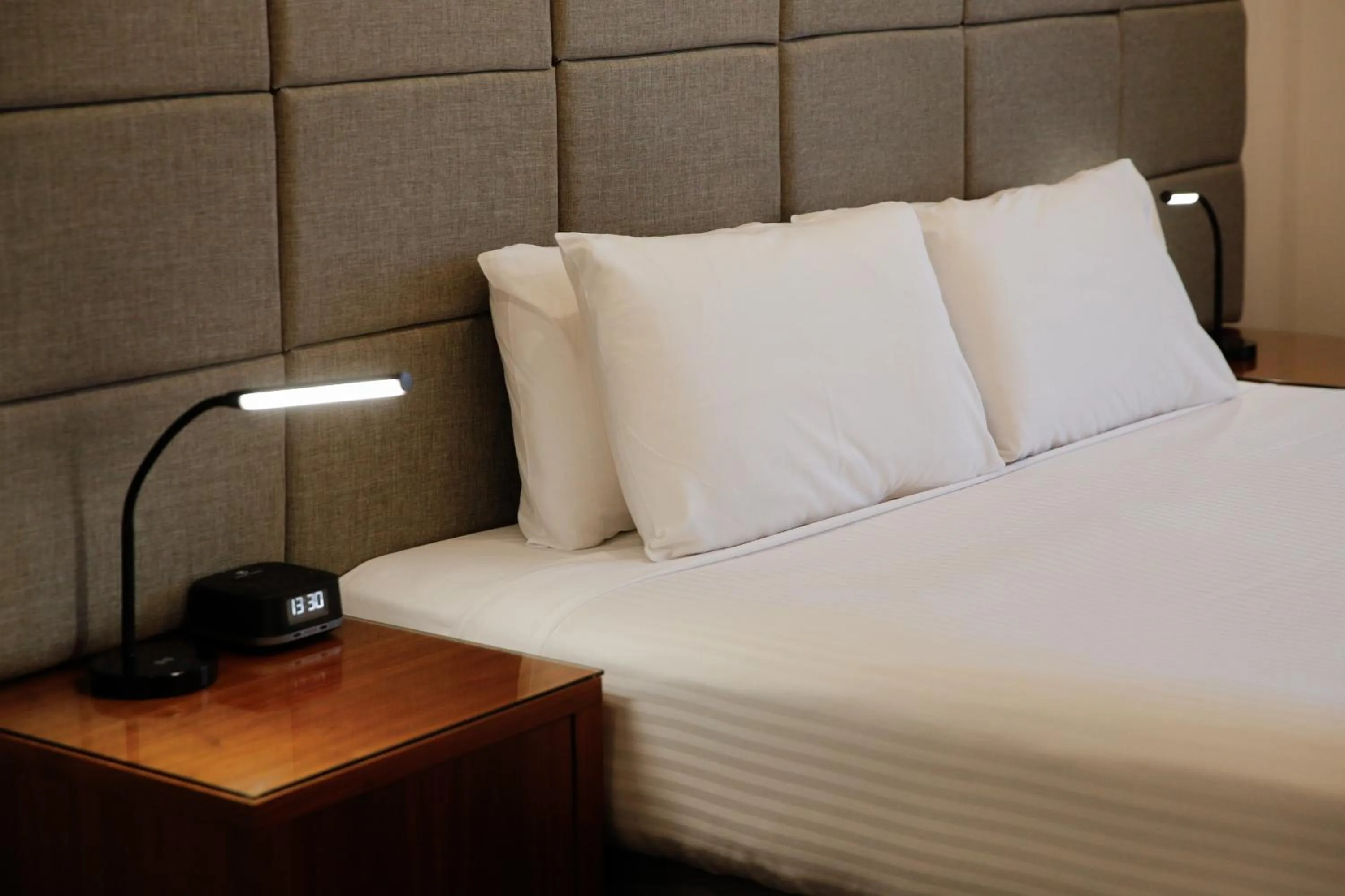 Bedroom, Bed in Quest Kings Park