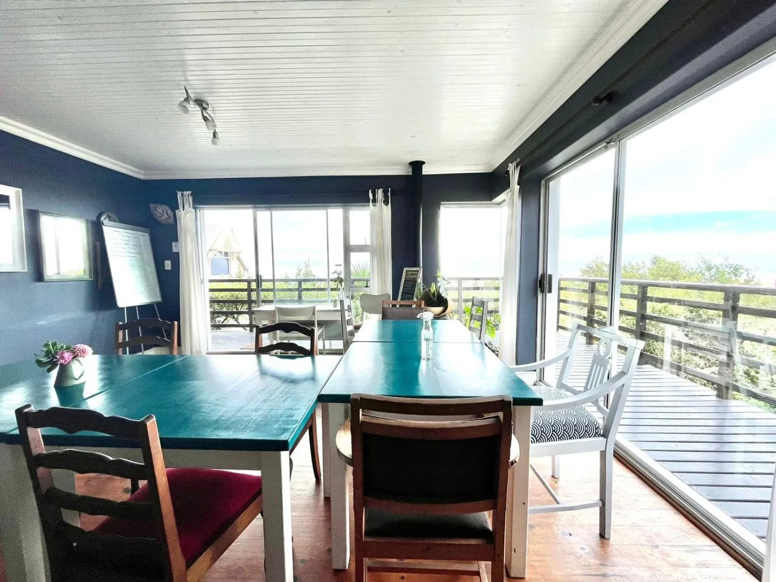 Restaurant/places to eat in Bluebottle Guesthouse