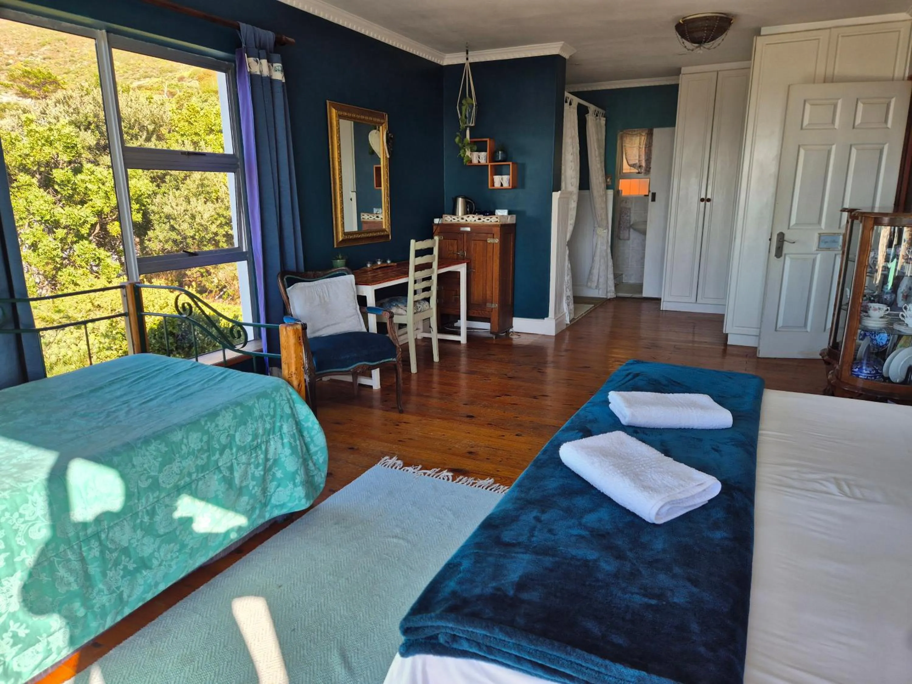 Bedroom, Bed in Bluebottle Guesthouse