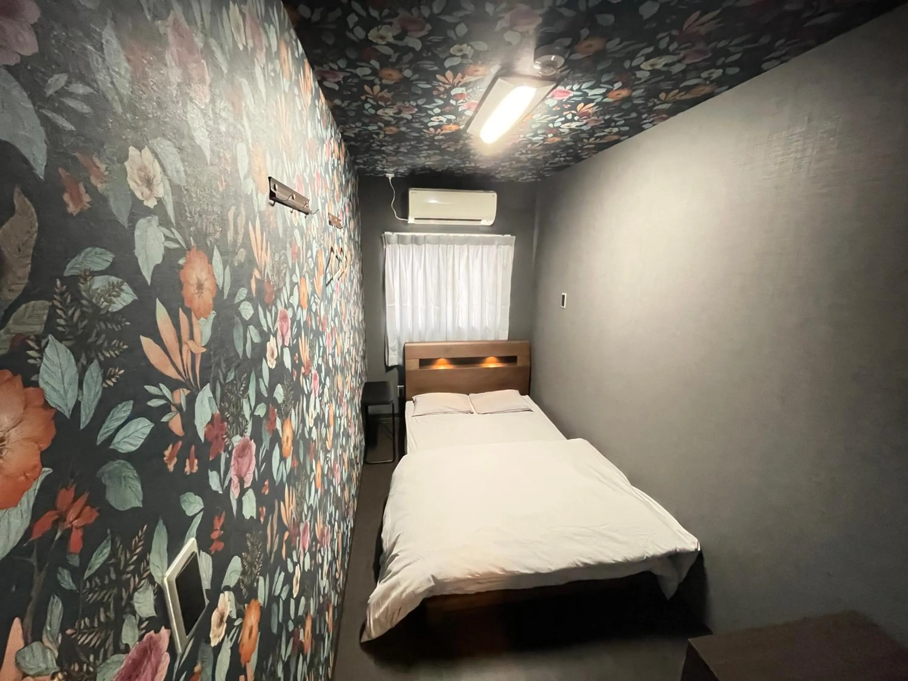 Bed in Hotel Sunplaza