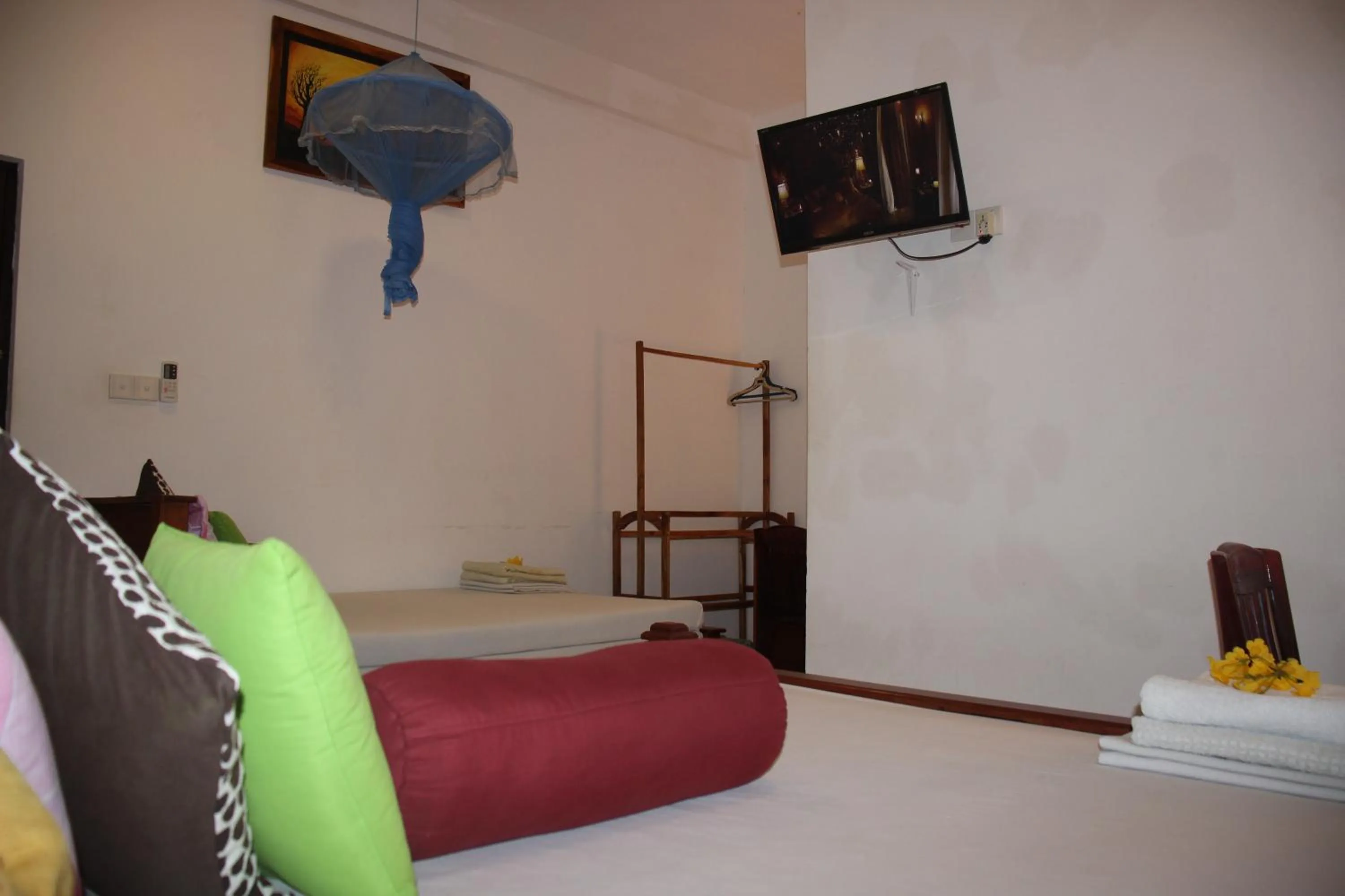 Bed in Miheen Hotel & Resort - Anuradhapura