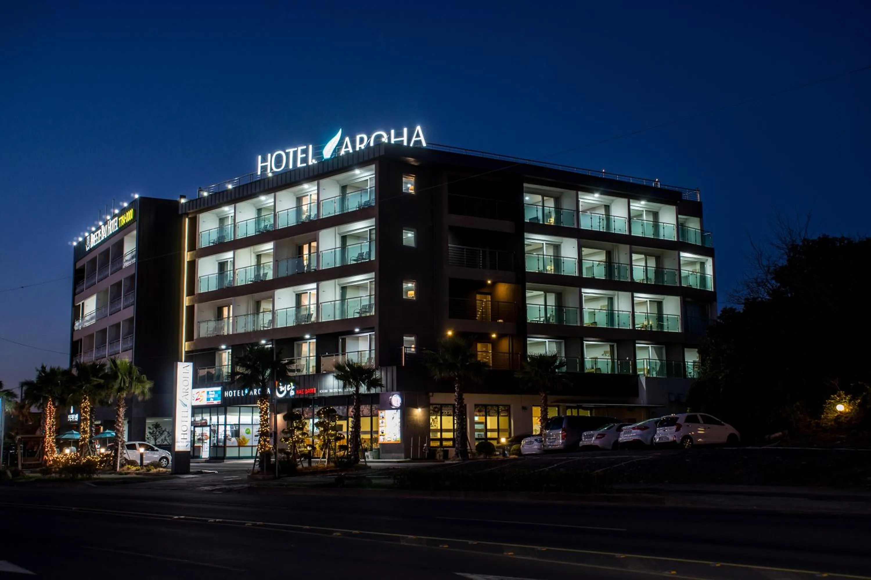 Facade/entrance in Hotel Aroha