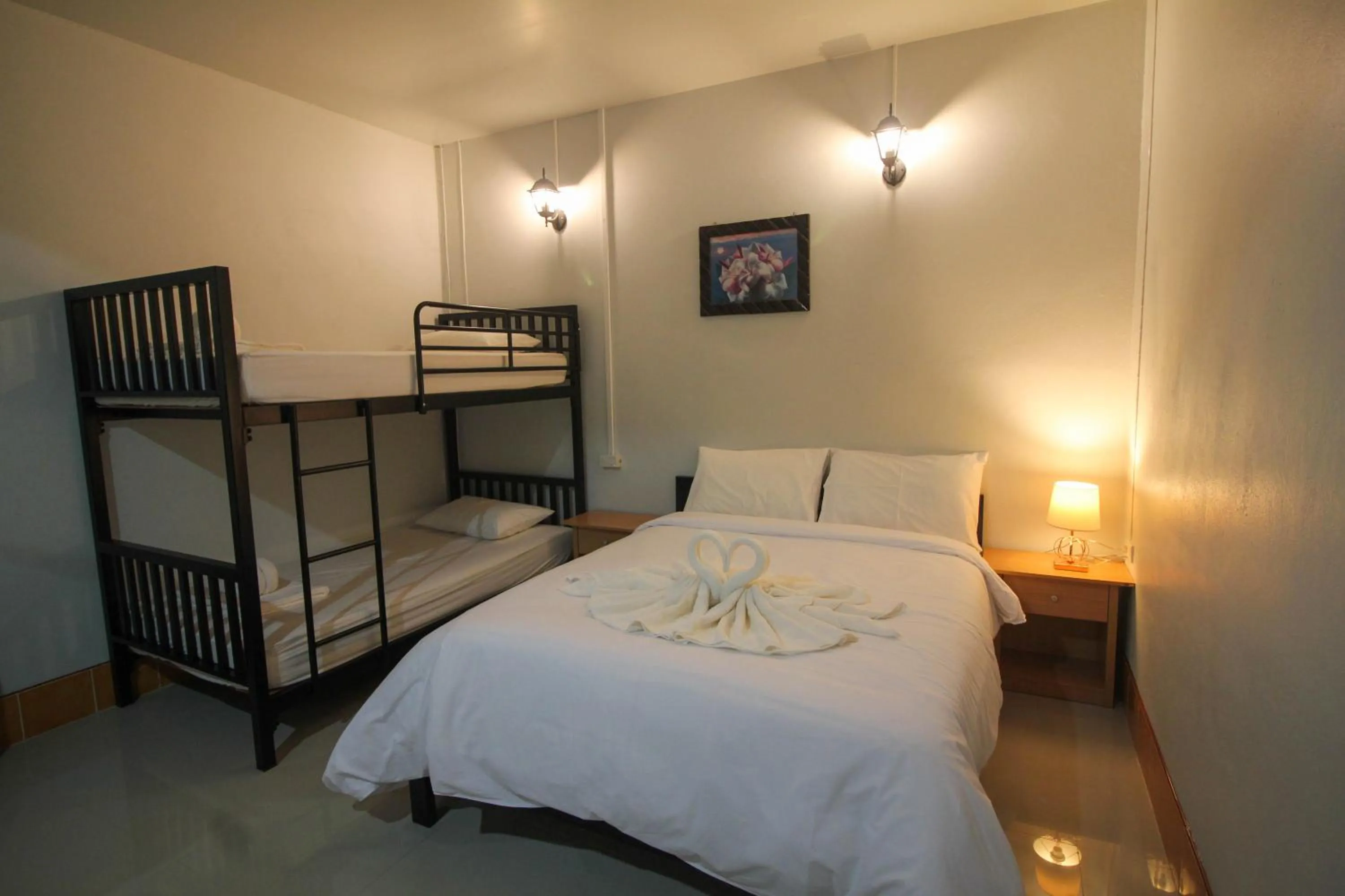 Bed in Koh Jum Bungalow & Hostel