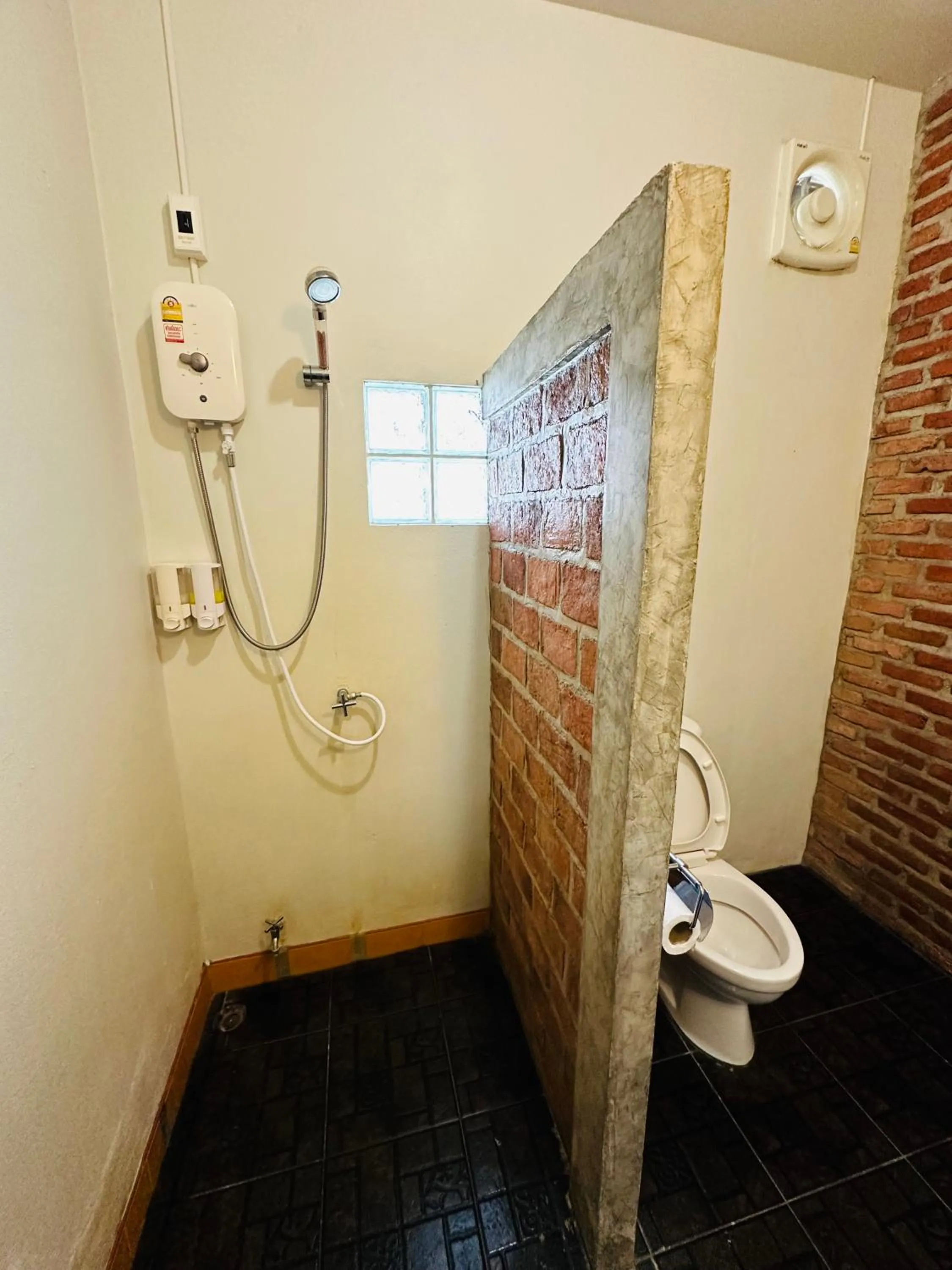 Koh Jum Bungalow & Hostel