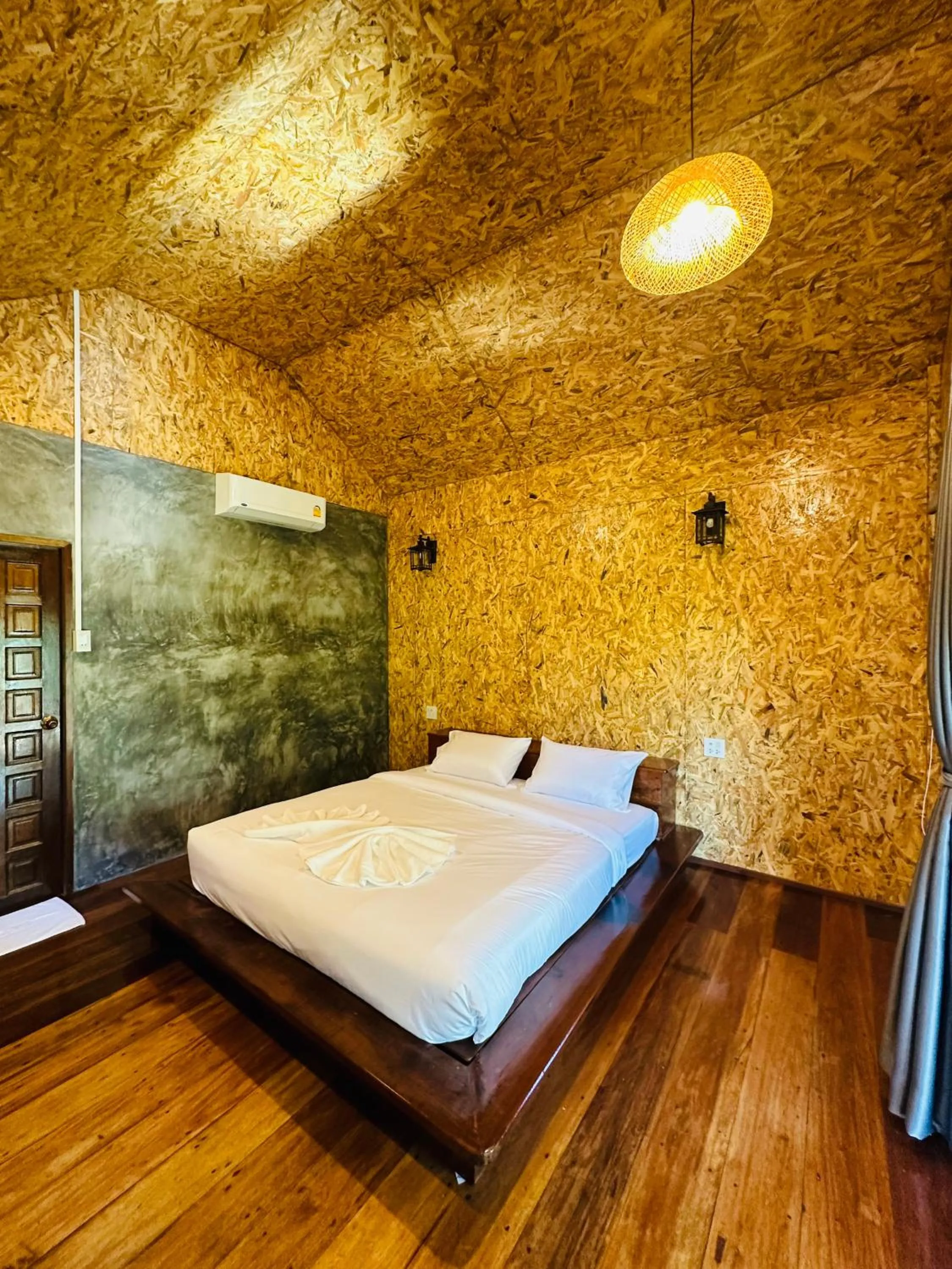 Bed in Koh Jum Bungalow & Hostel