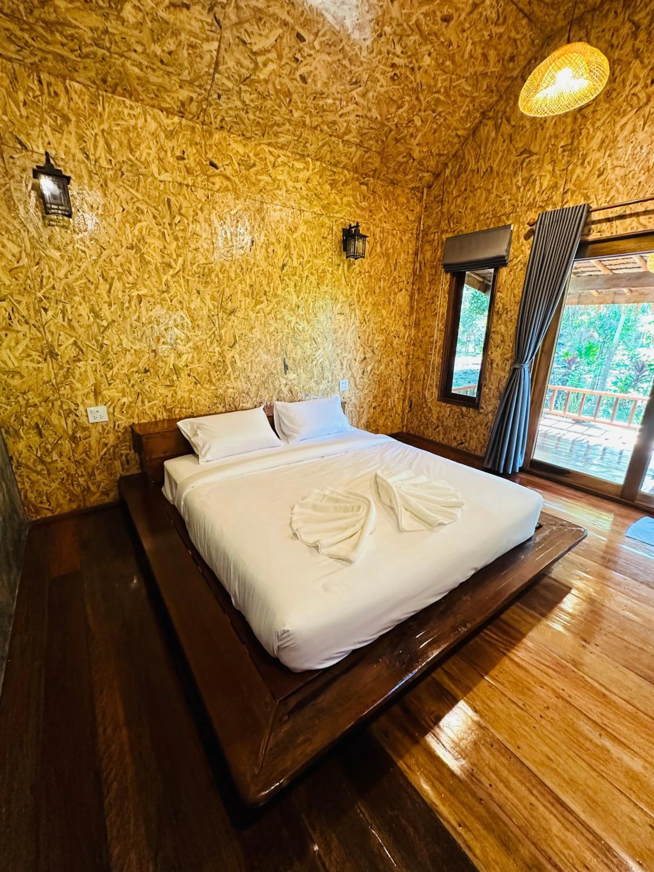 Bed in Koh Jum Bungalow & Hostel