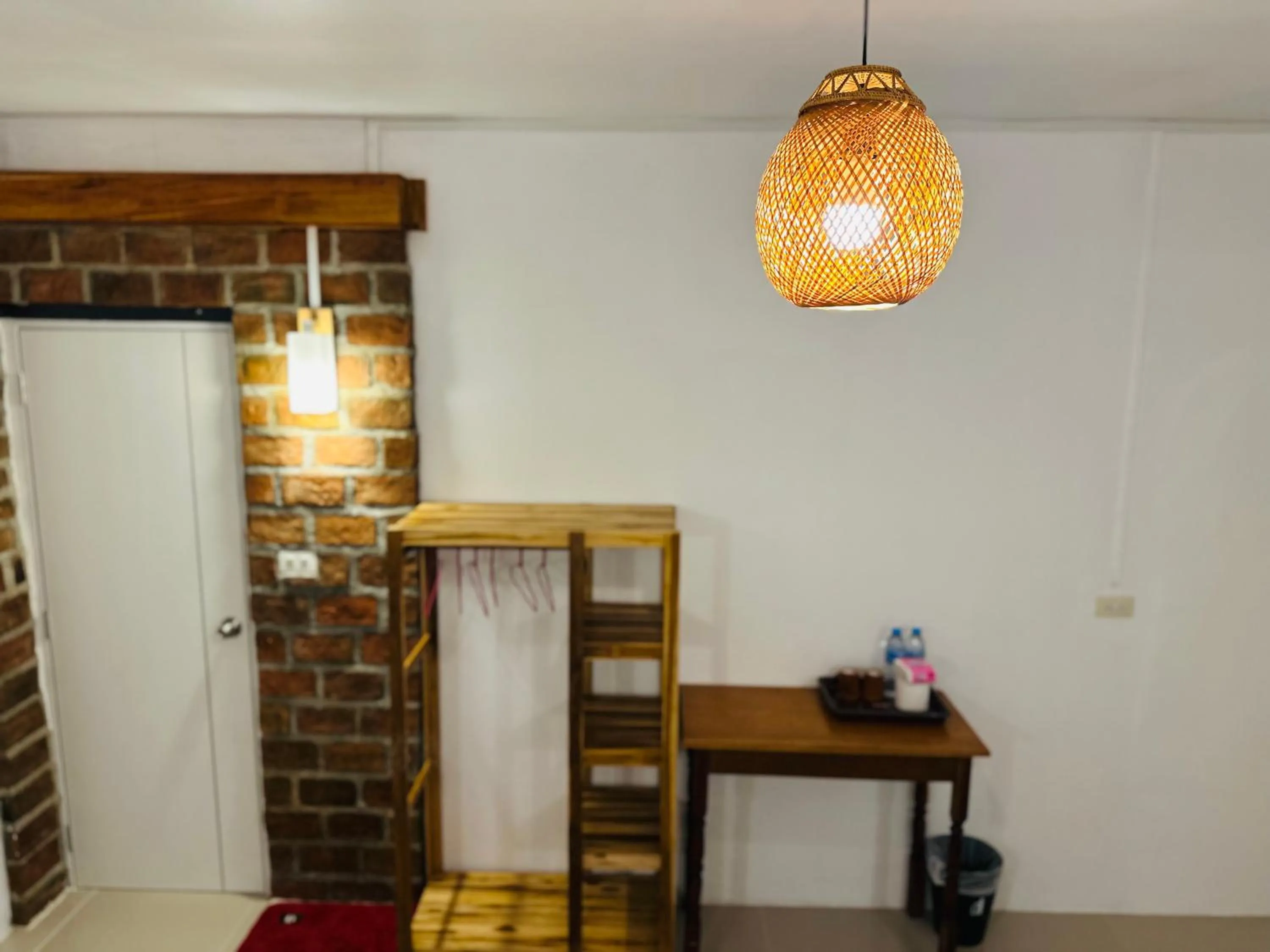 Koh Jum Bungalow & Hostel