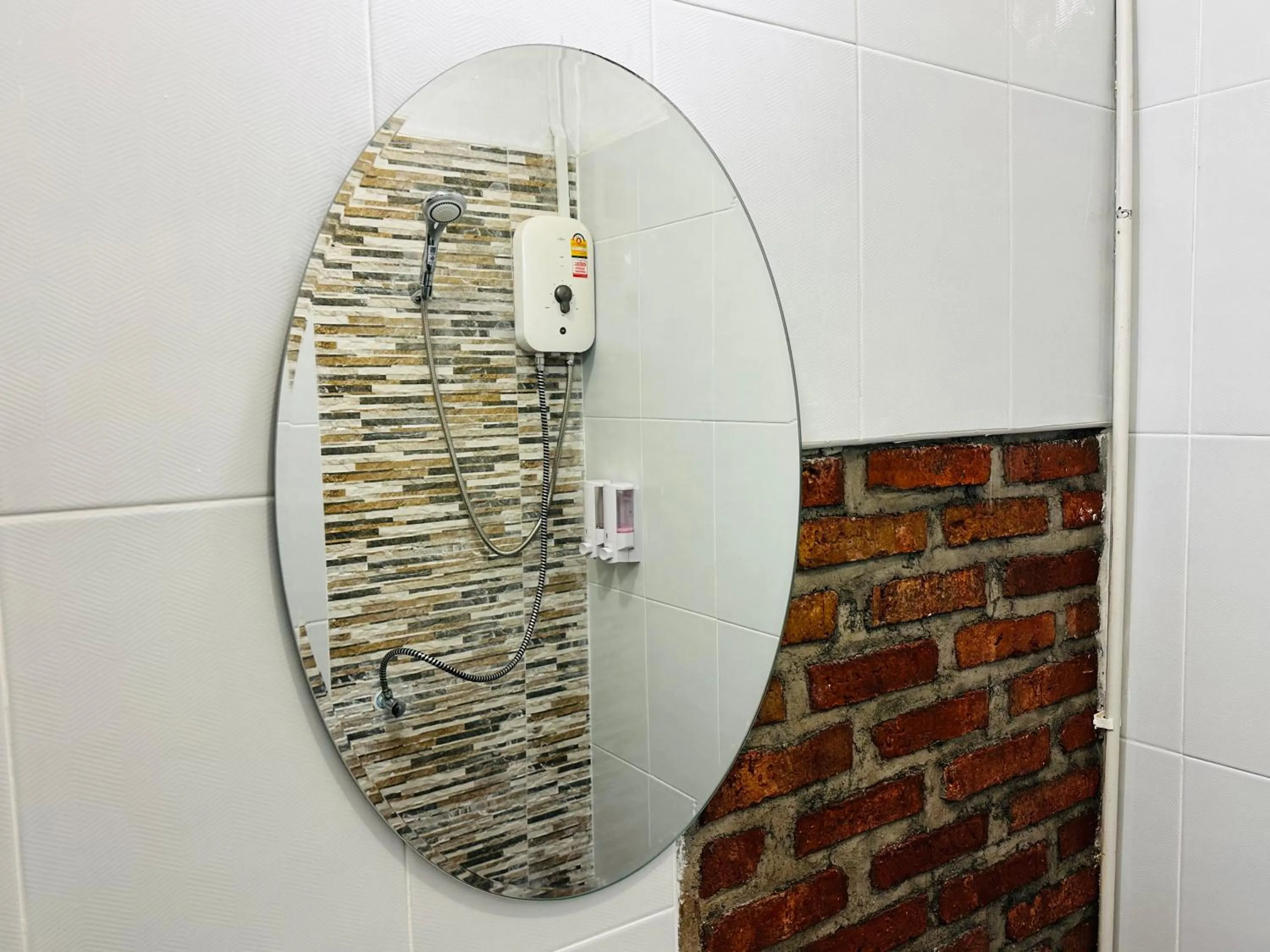 Koh Jum Bungalow & Hostel