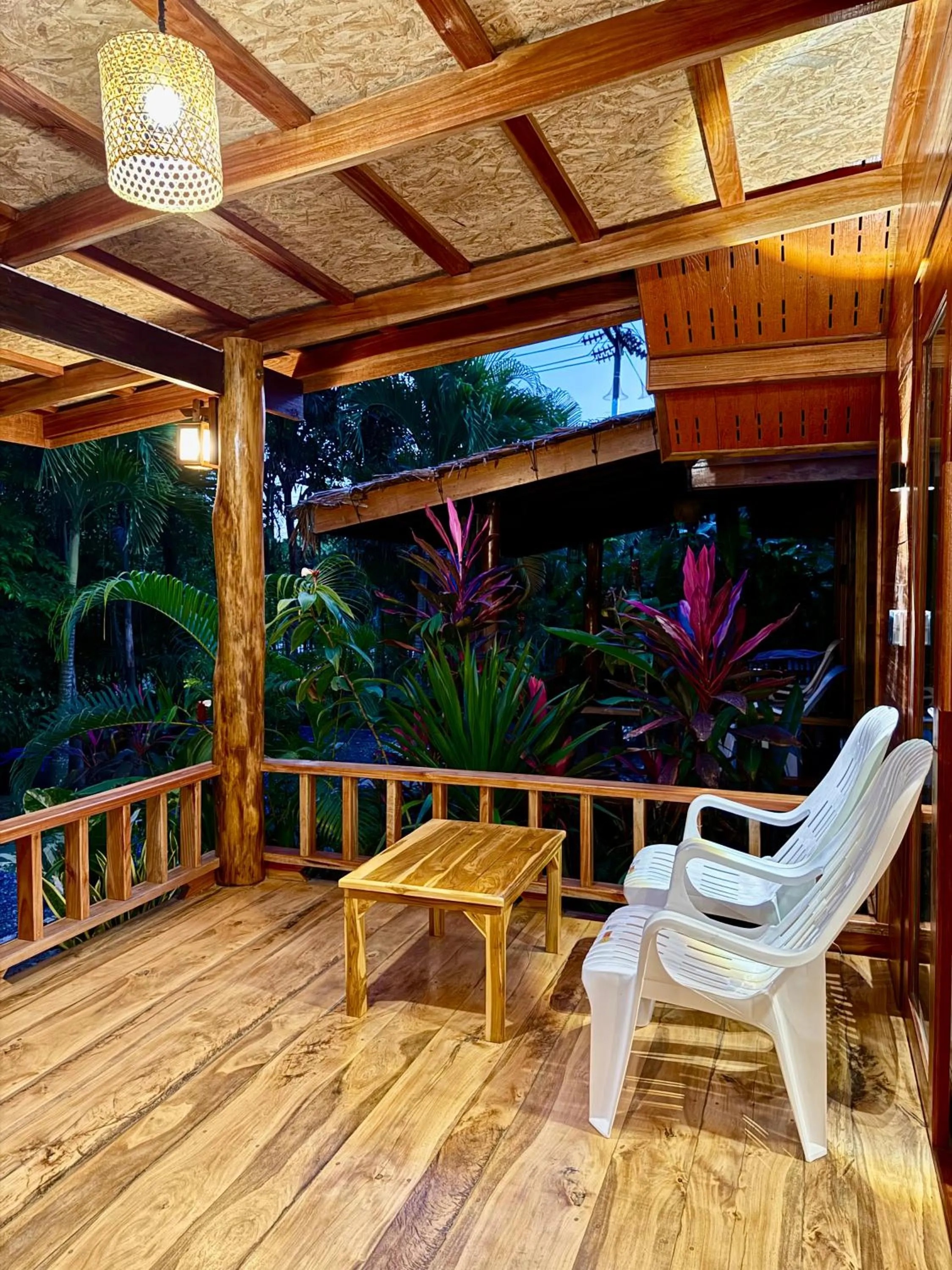 Balcony/Terrace in Koh Jum Bungalow & Hostel
