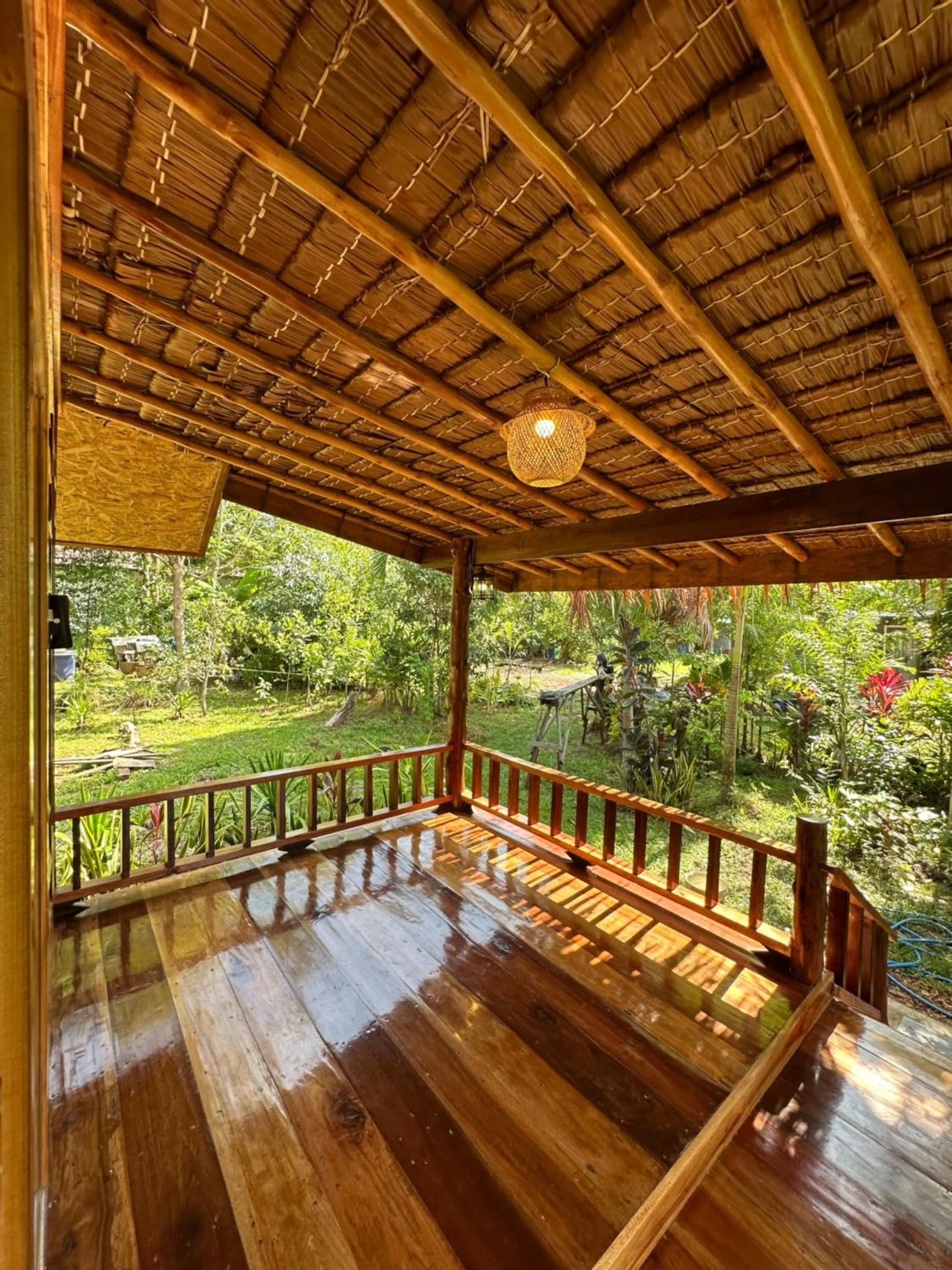 Koh Jum Bungalow & Hostel