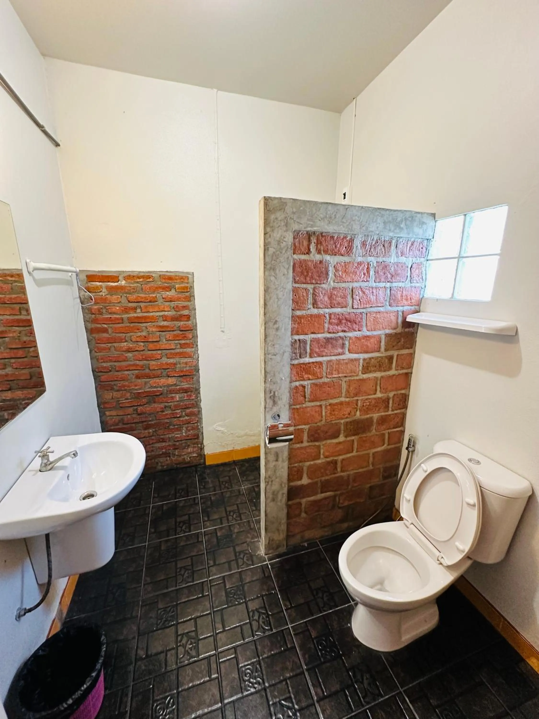 Koh Jum Bungalow & Hostel