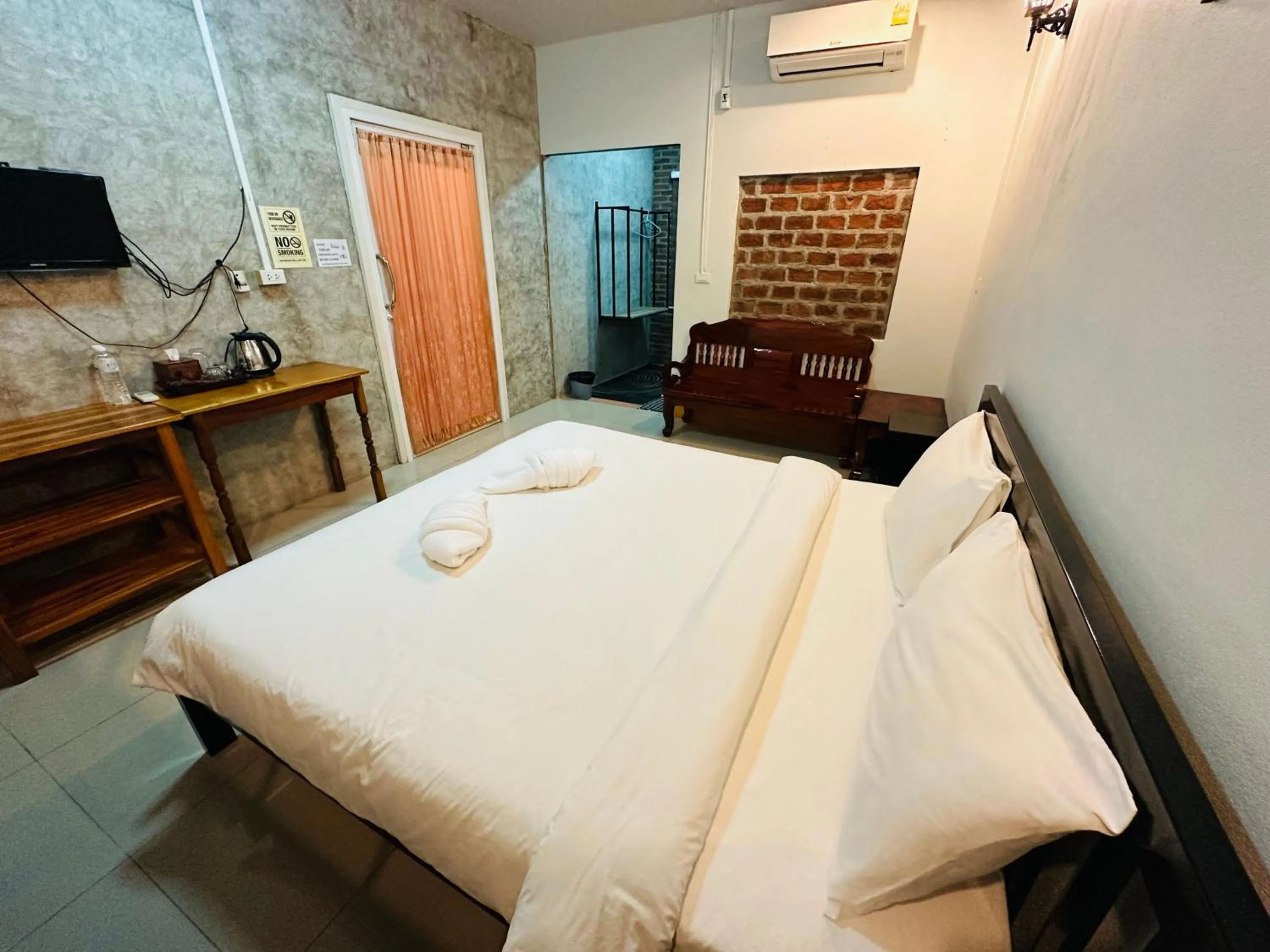 Bed in Koh Jum Bungalow & Hostel