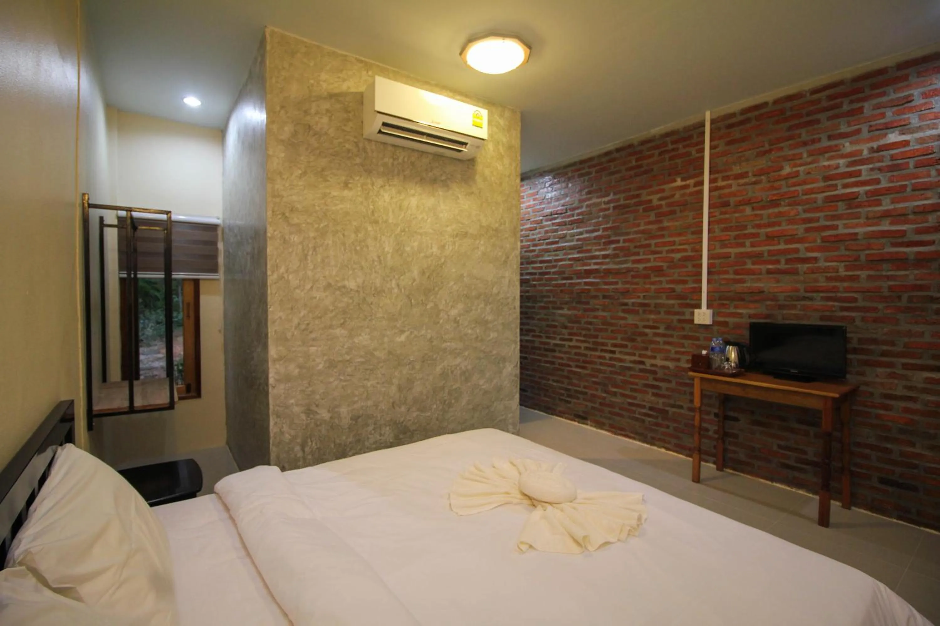 Bed in Koh Jum Bungalow & Hostel