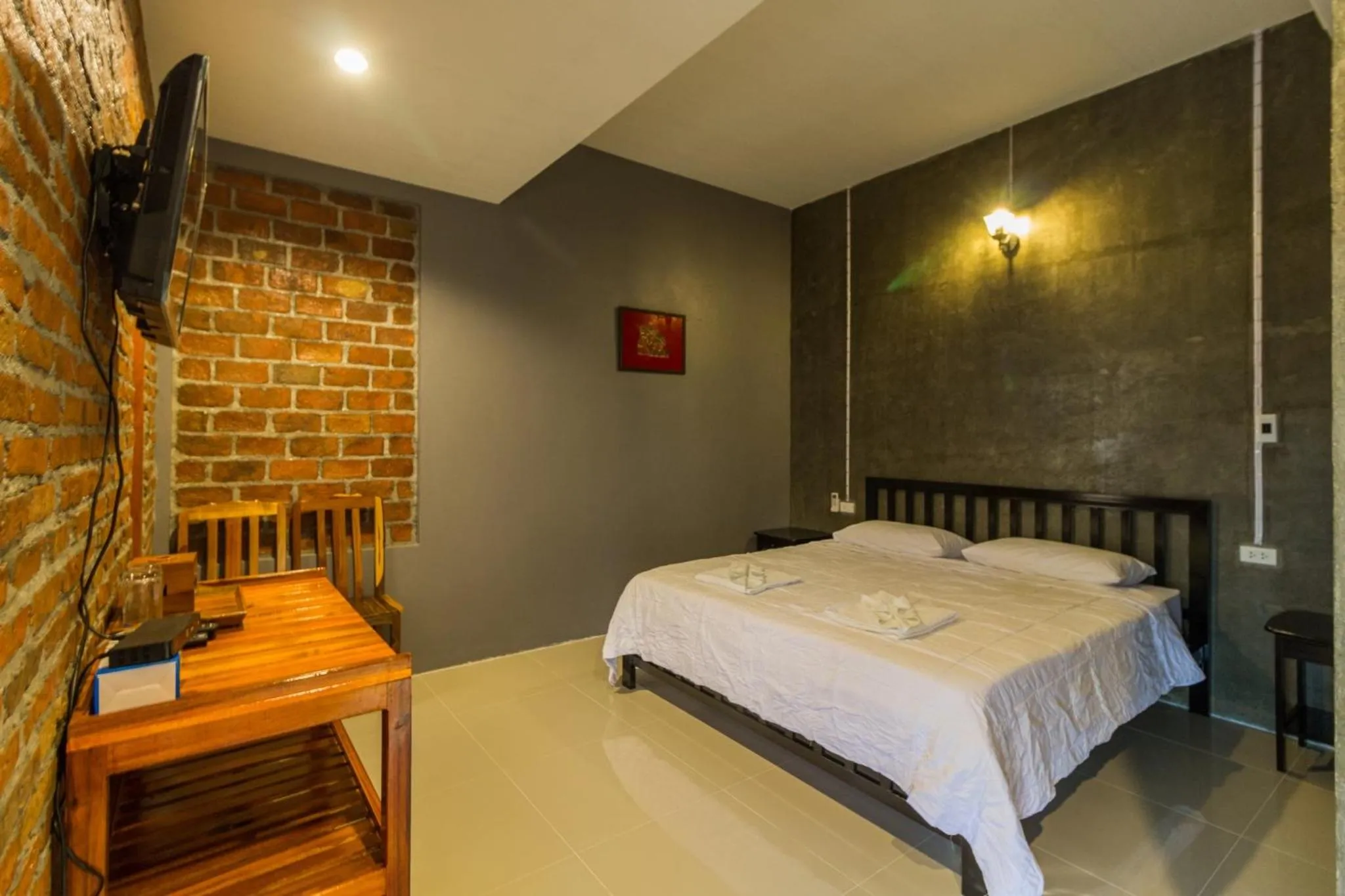 Photo of the whole room, Bed in Koh Jum Bungalow & Hostel