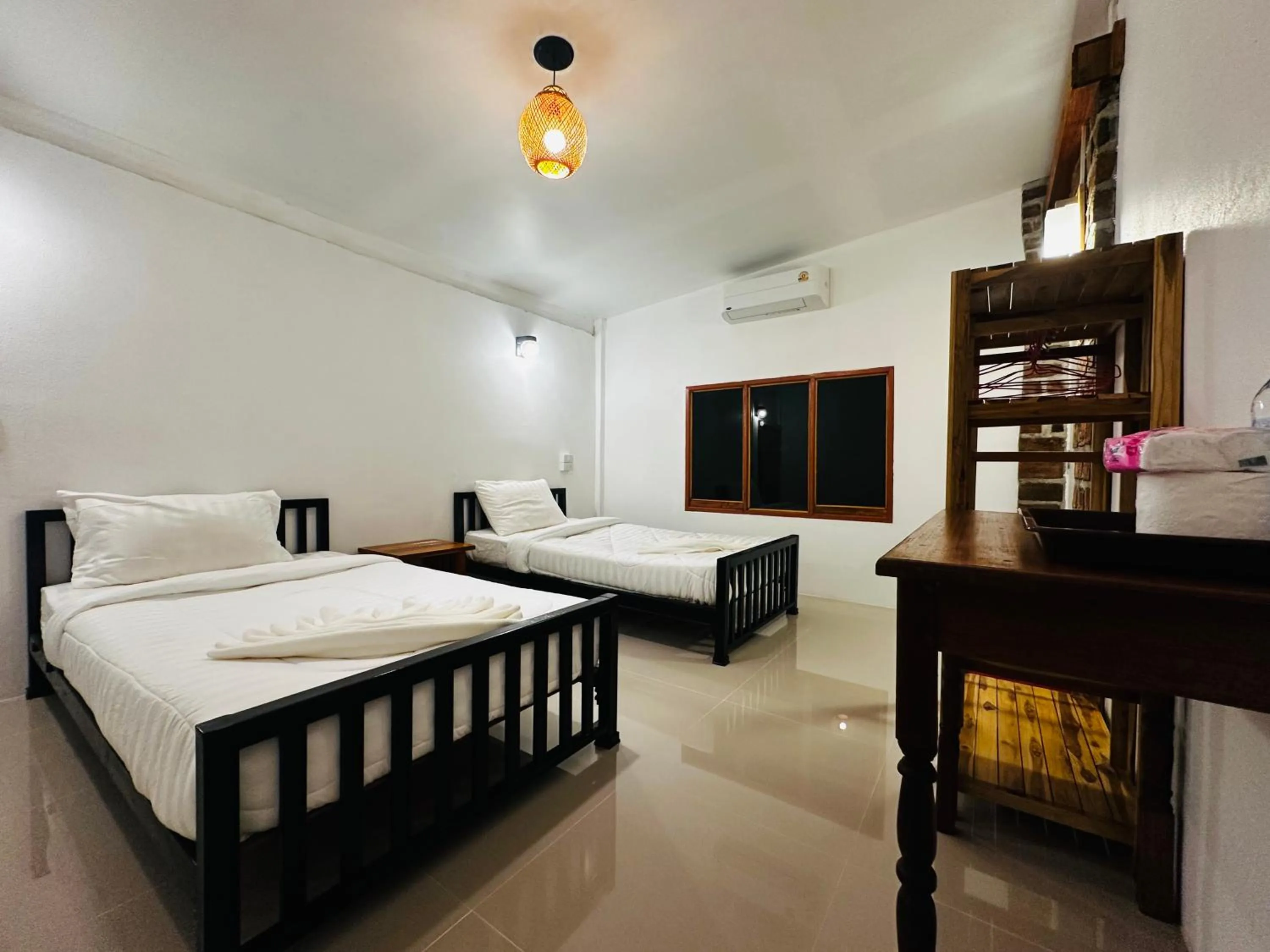 Bed in Koh Jum Bungalow & Hostel