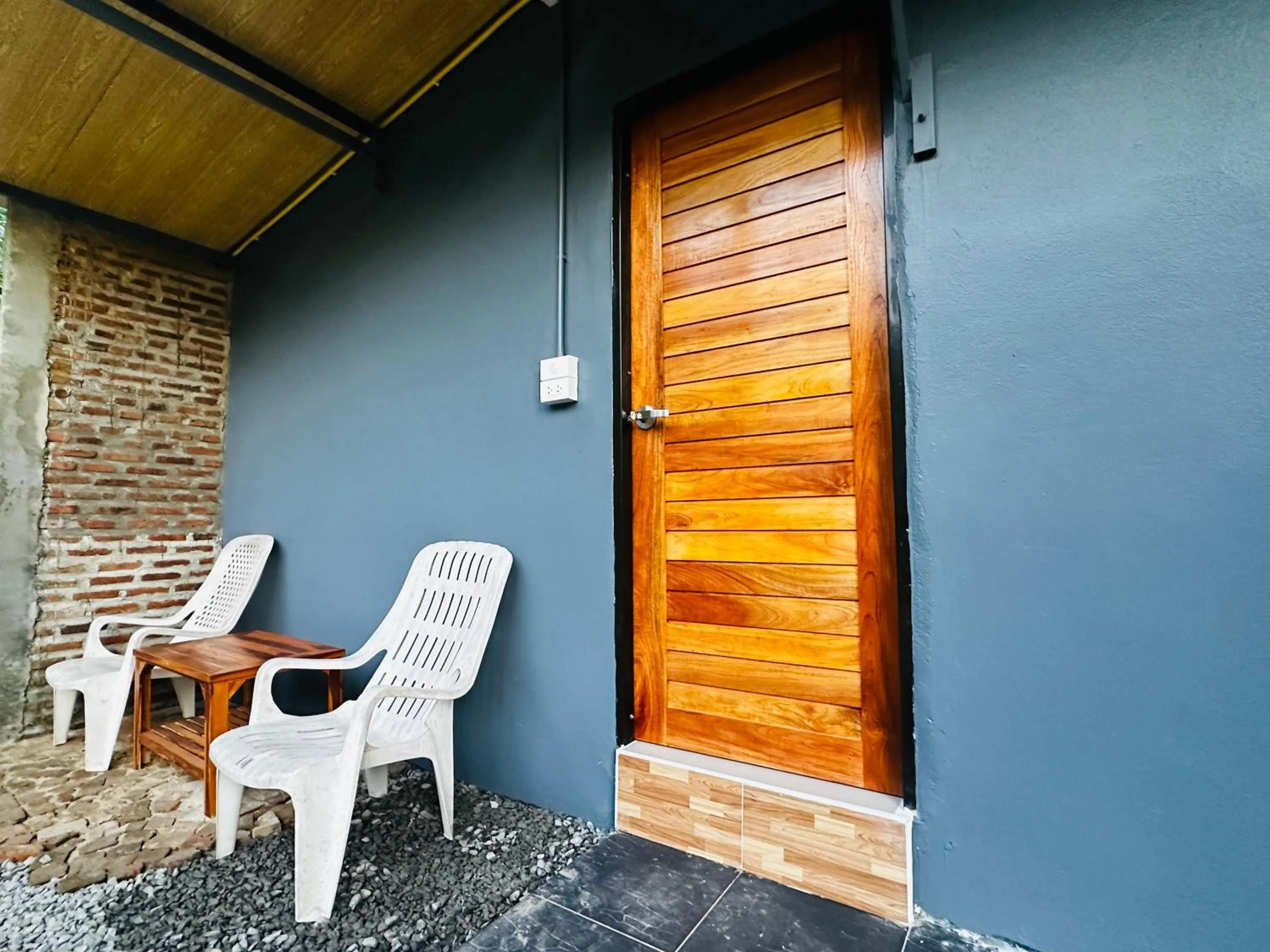 Koh Jum Bungalow & Hostel