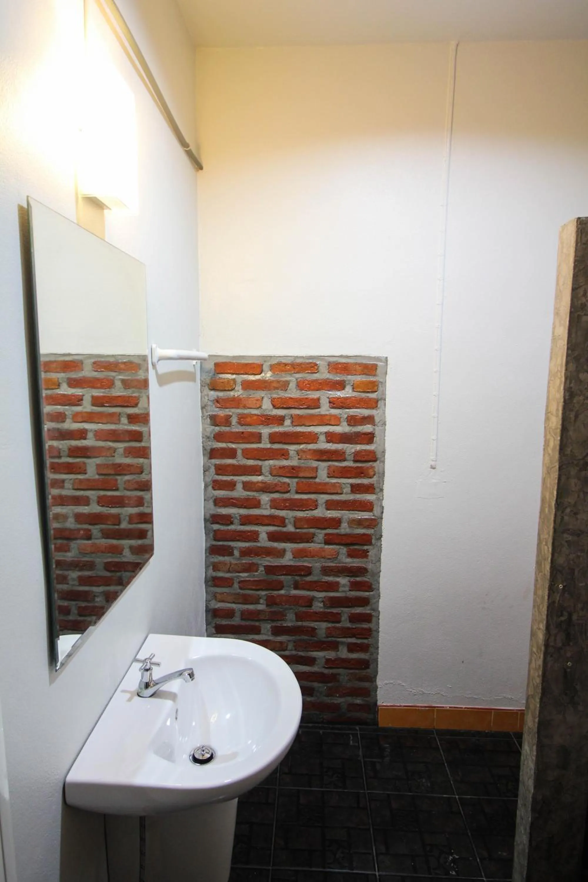 Bathroom in Koh Jum Bungalow & Hostel