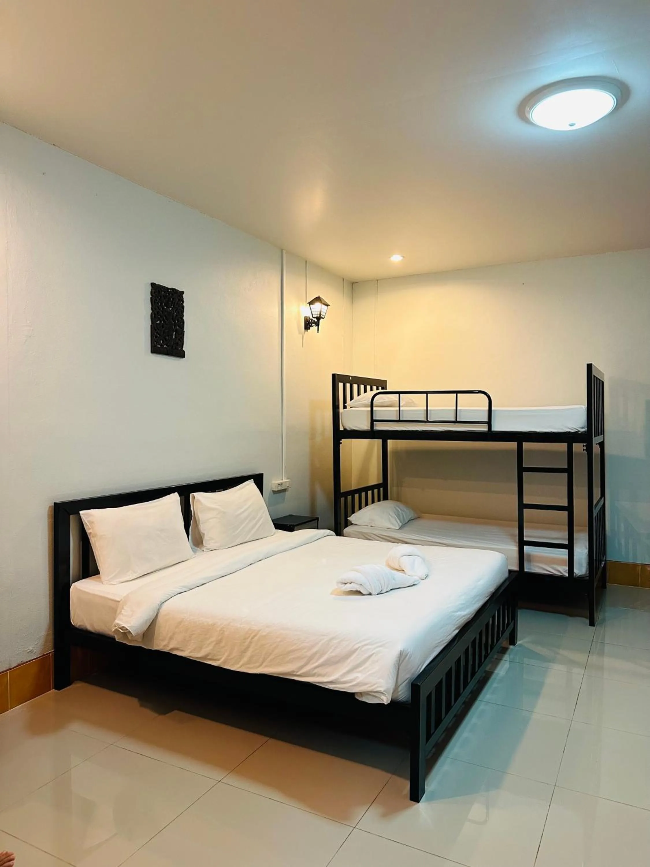 Bed in Koh Jum Bungalow & Hostel