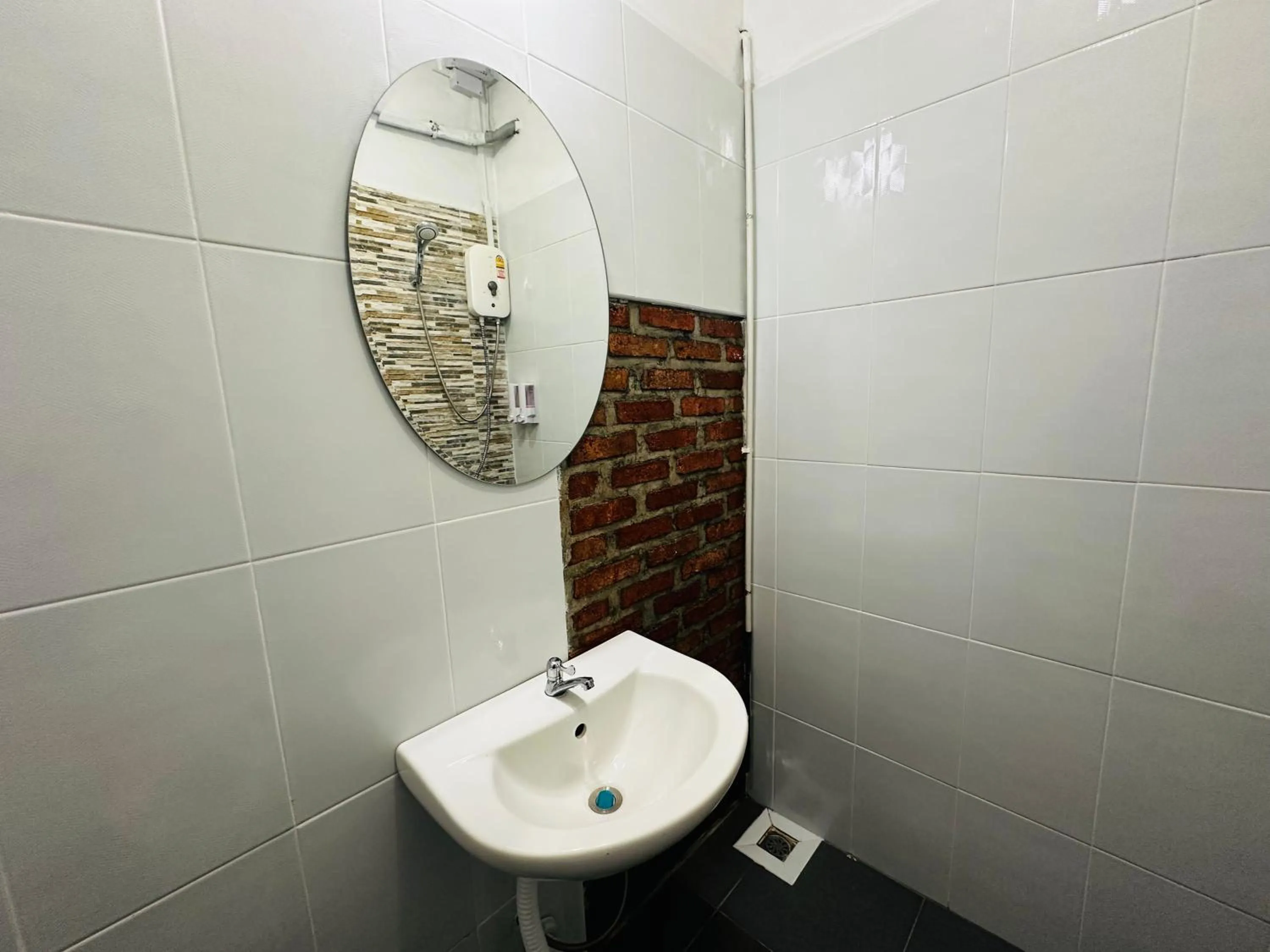 Koh Jum Bungalow & Hostel