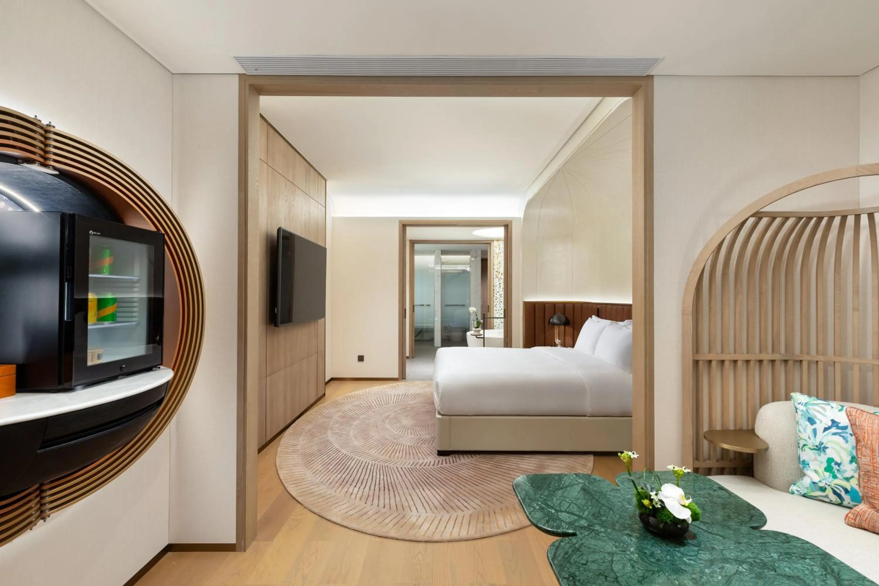 Photo of the whole room, Bed in Hotel Indigo Zhuhai Hengqin by IHG