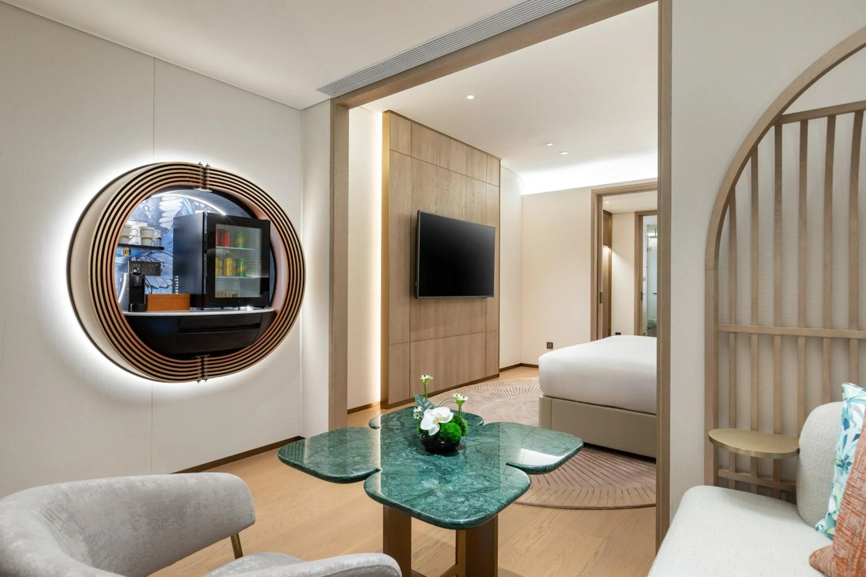 Photo of the whole room, Bed in Hotel Indigo Zhuhai Hengqin by IHG