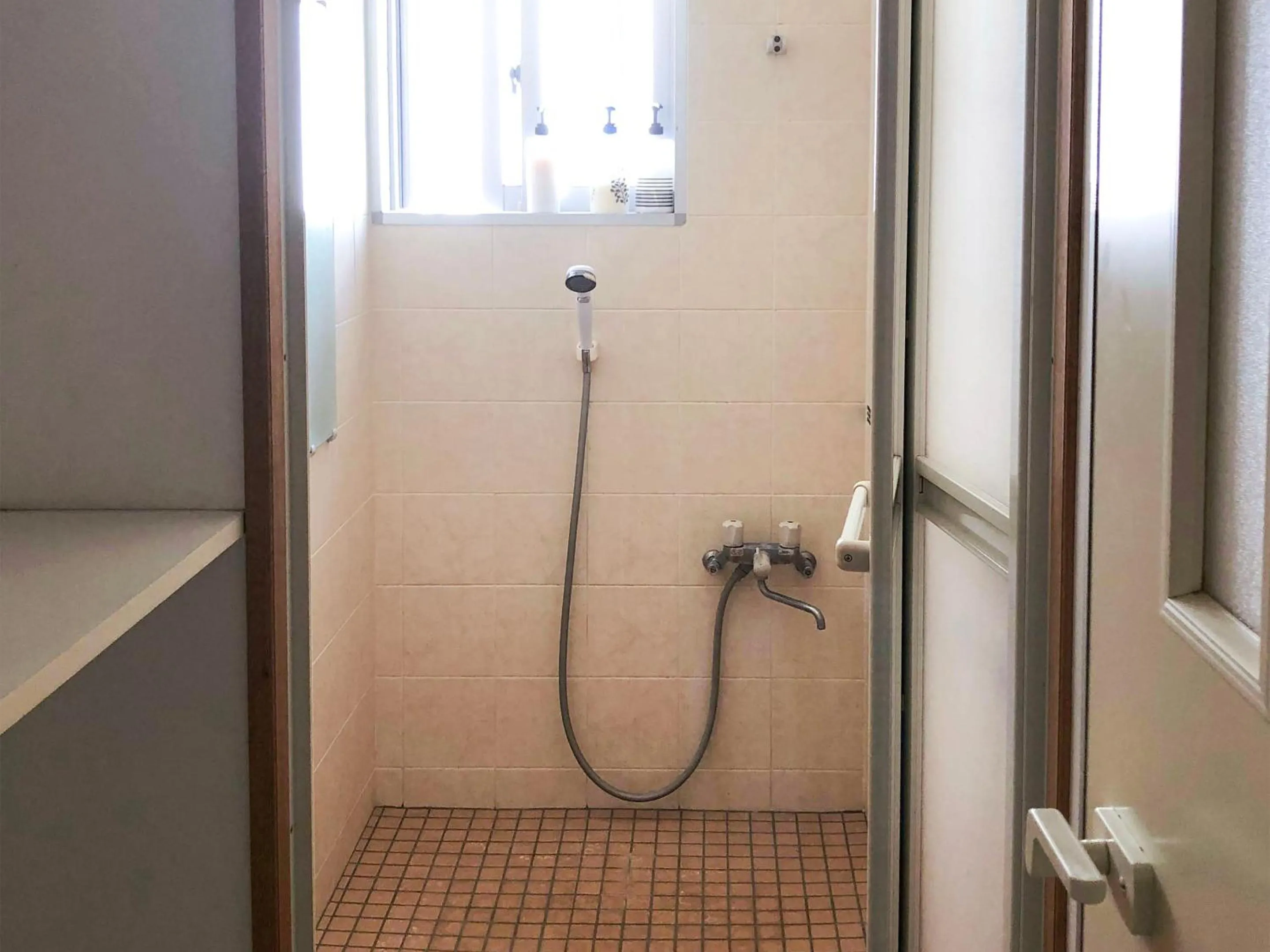 Shower in Minshuku Irayoi