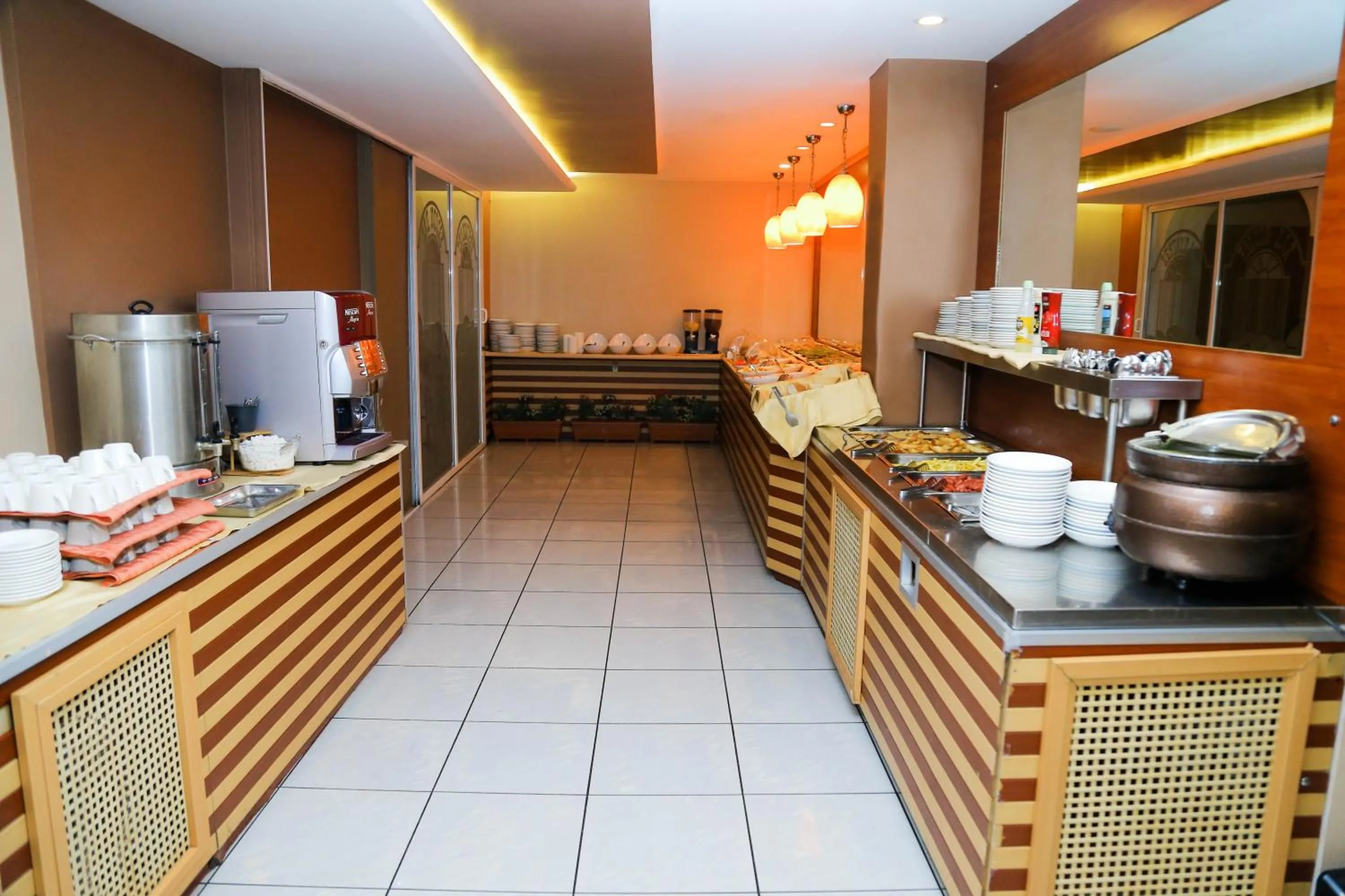 Food and drinks in Sahinler Hotel