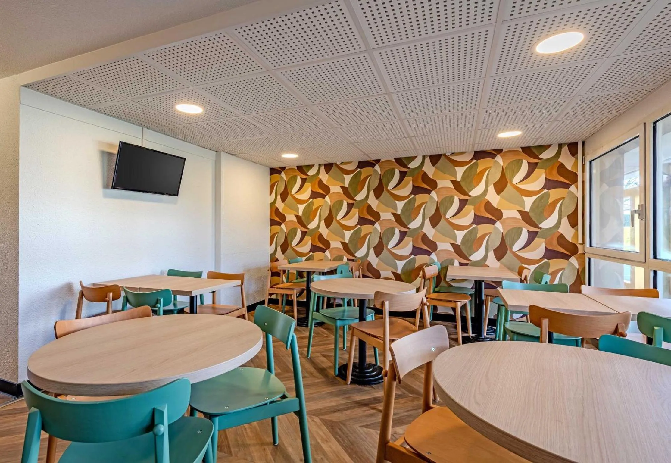 Breakfast in B&B HOTEL Brest Kergaradec Aéroport