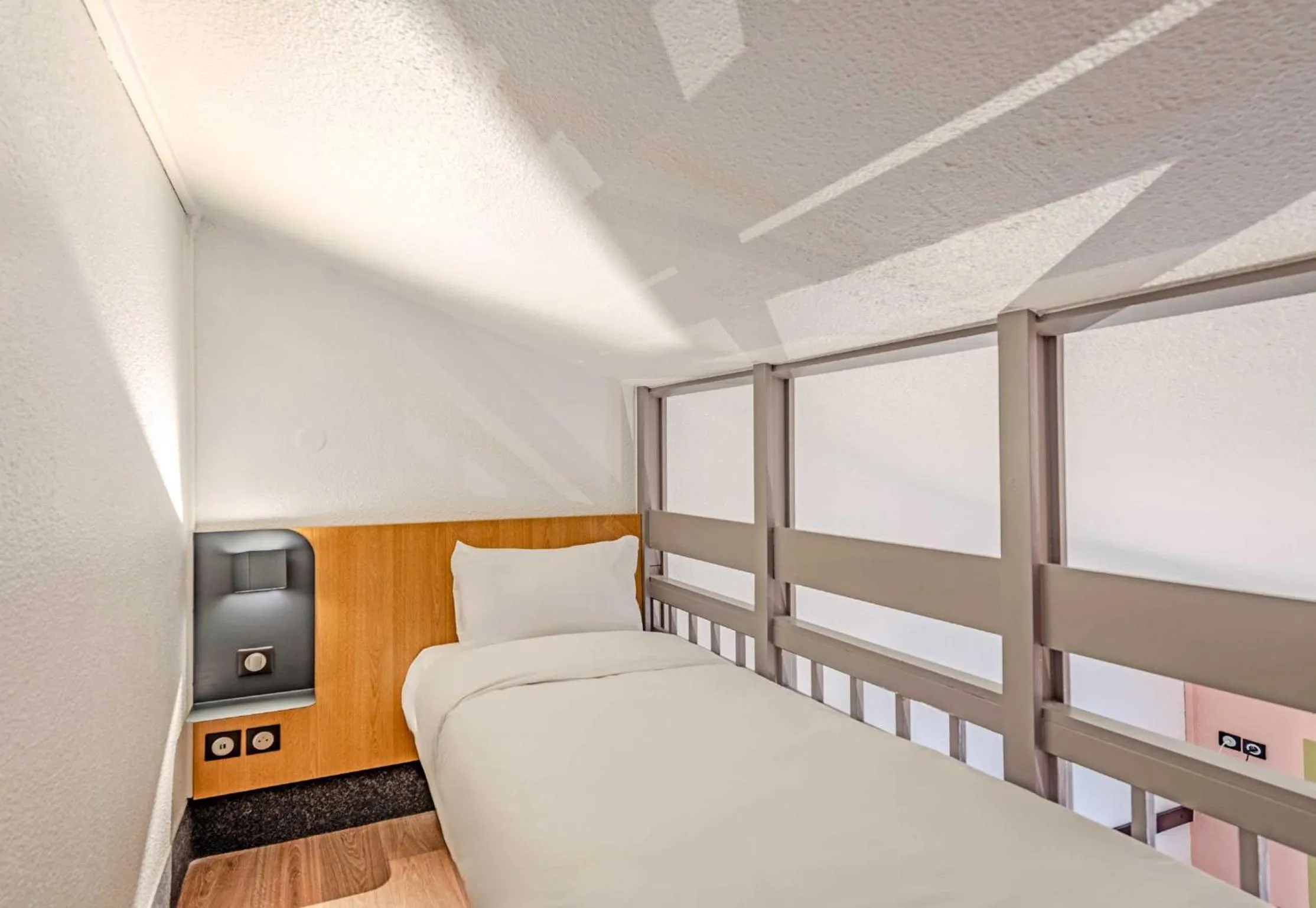 Bedroom, Bed in B&B HOTEL Brest Kergaradec Aéroport