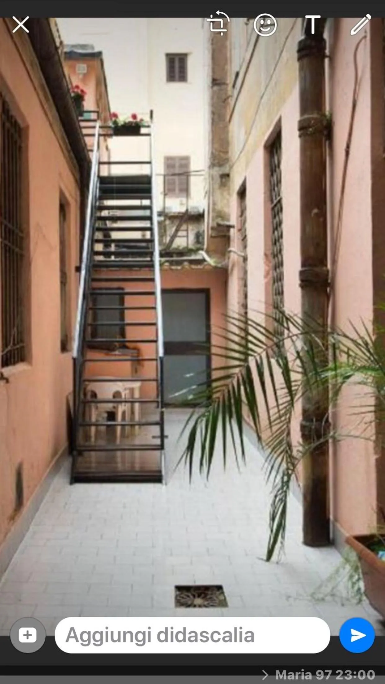 Day in Condotti Apartment