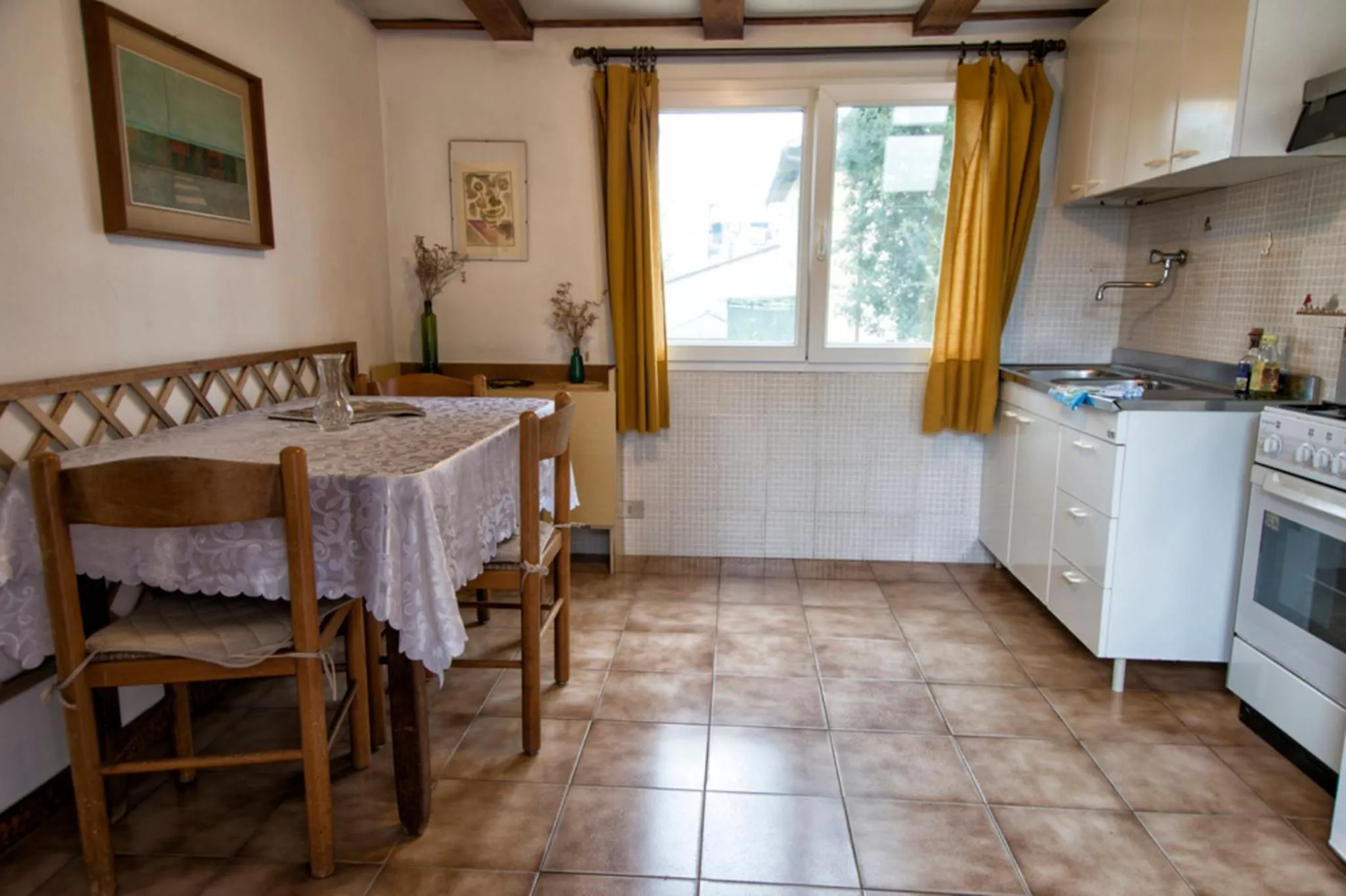 Dining area in Casa Furrer