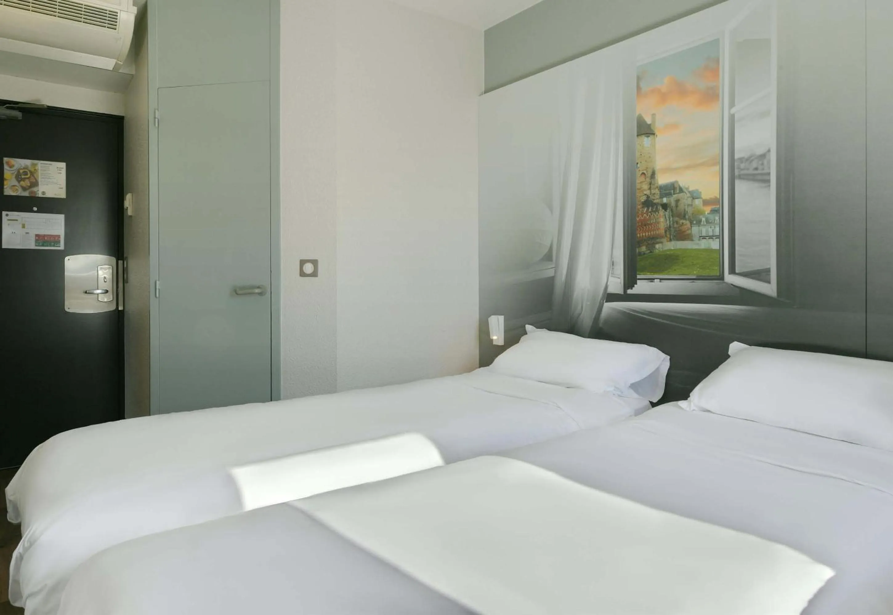 Bedroom, Bed in B&B HOTEL Le Mans Nord 1