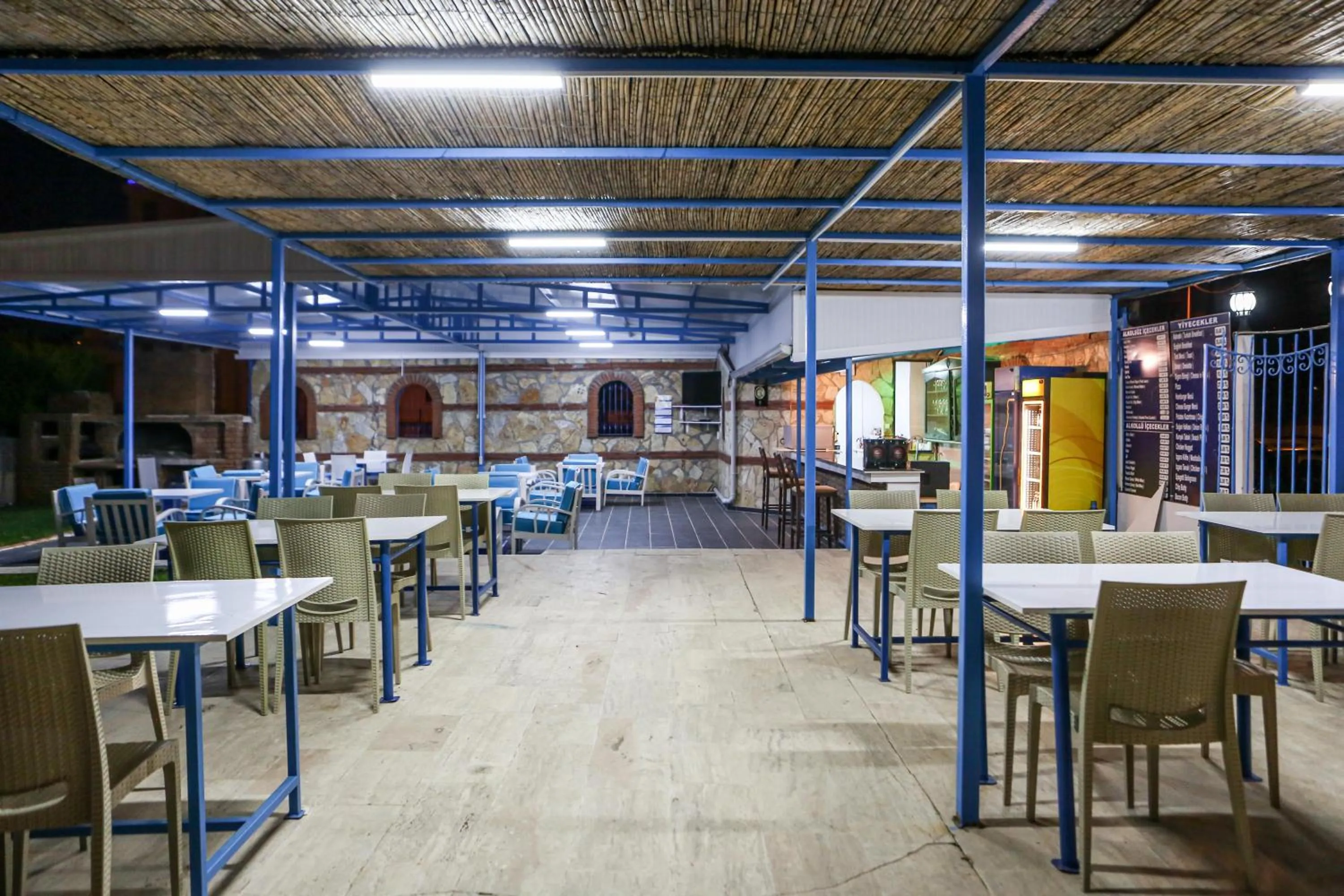 Restaurant/places to eat in Sunset Village