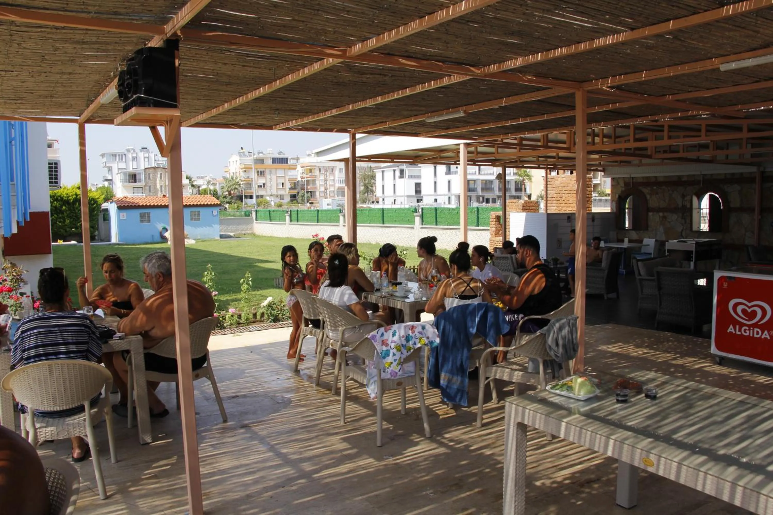 Restaurant/places to eat in Sunset Village