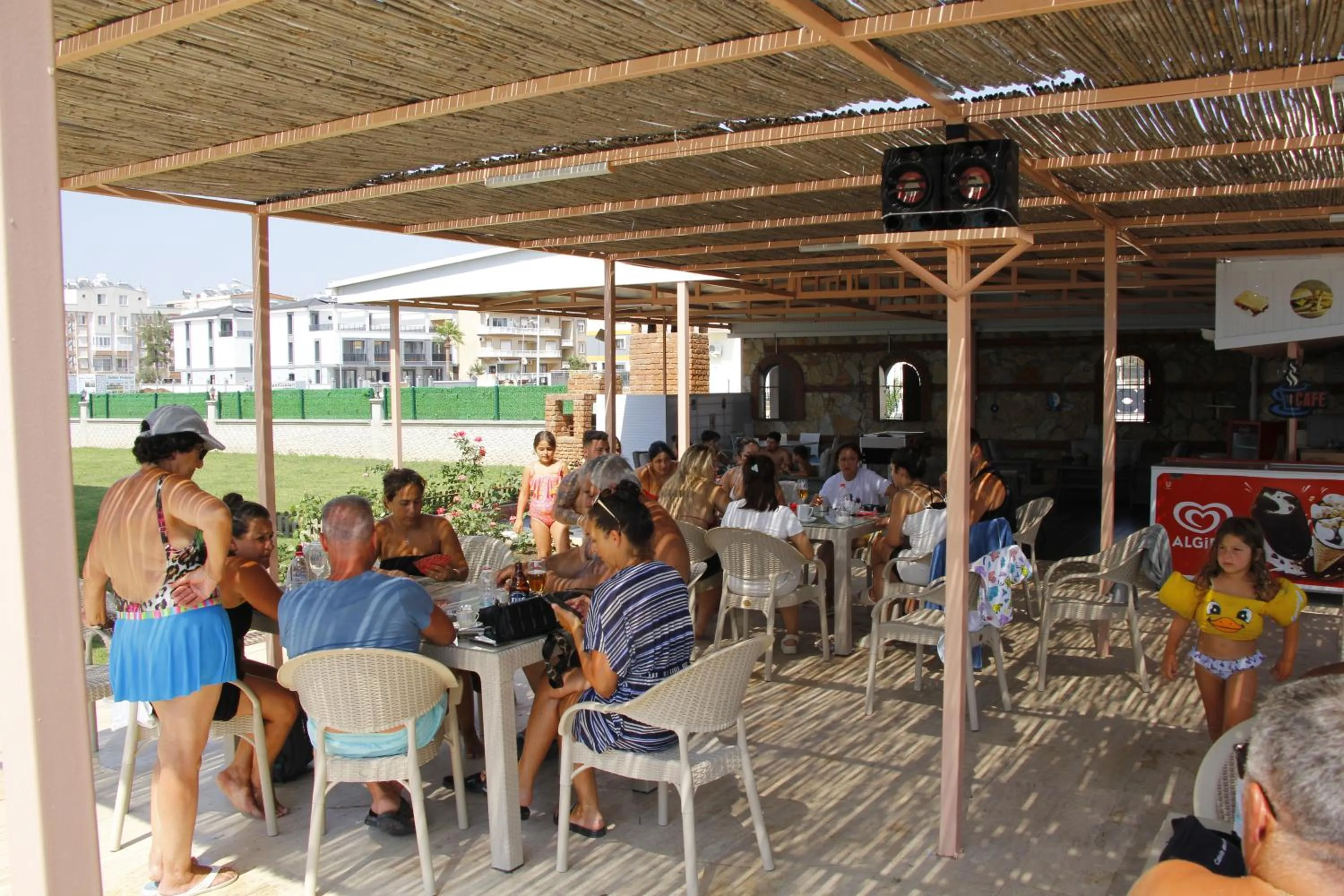 Restaurant/places to eat in Sunset Village