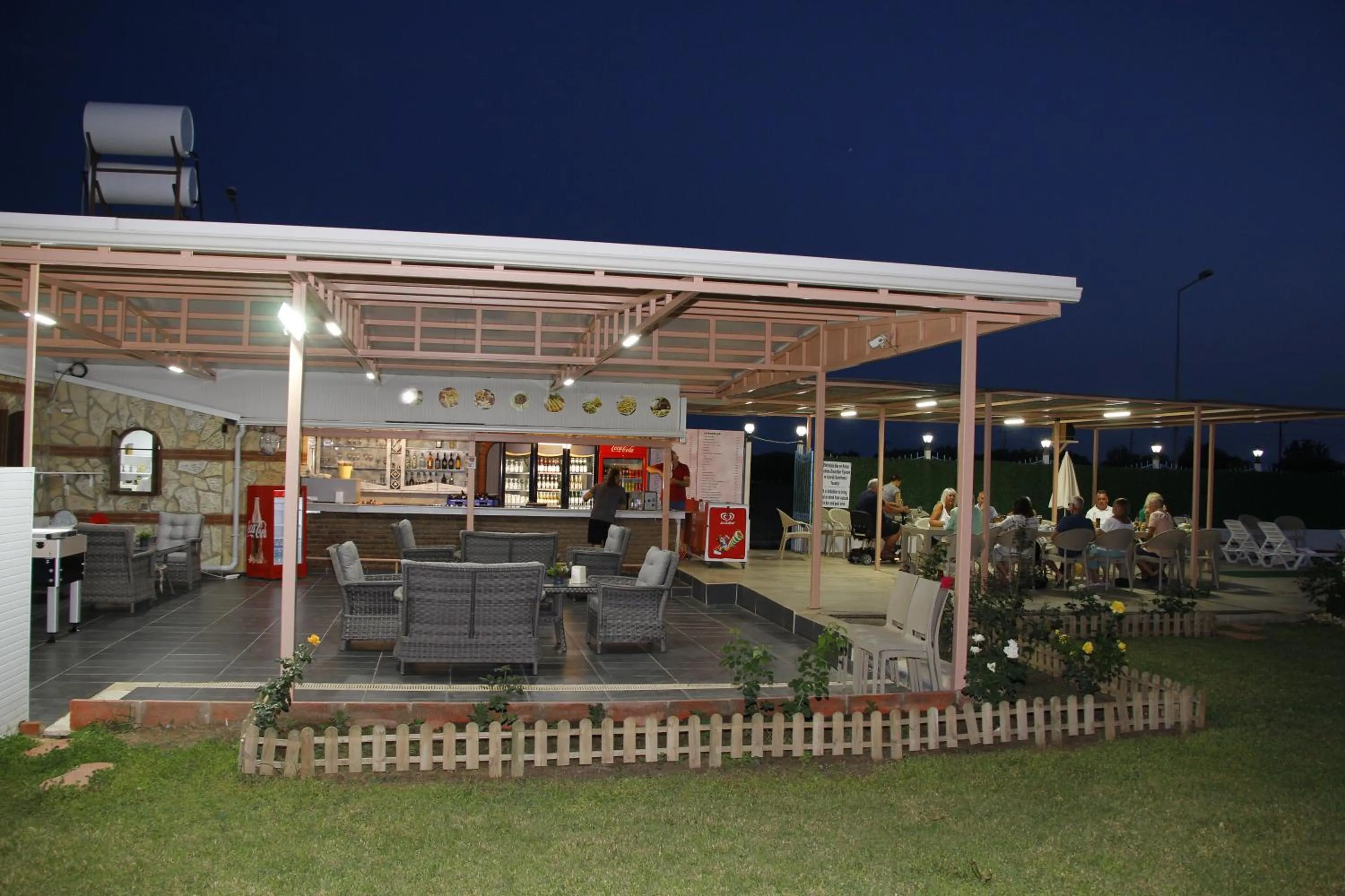 Restaurant/places to eat in Sunset Village