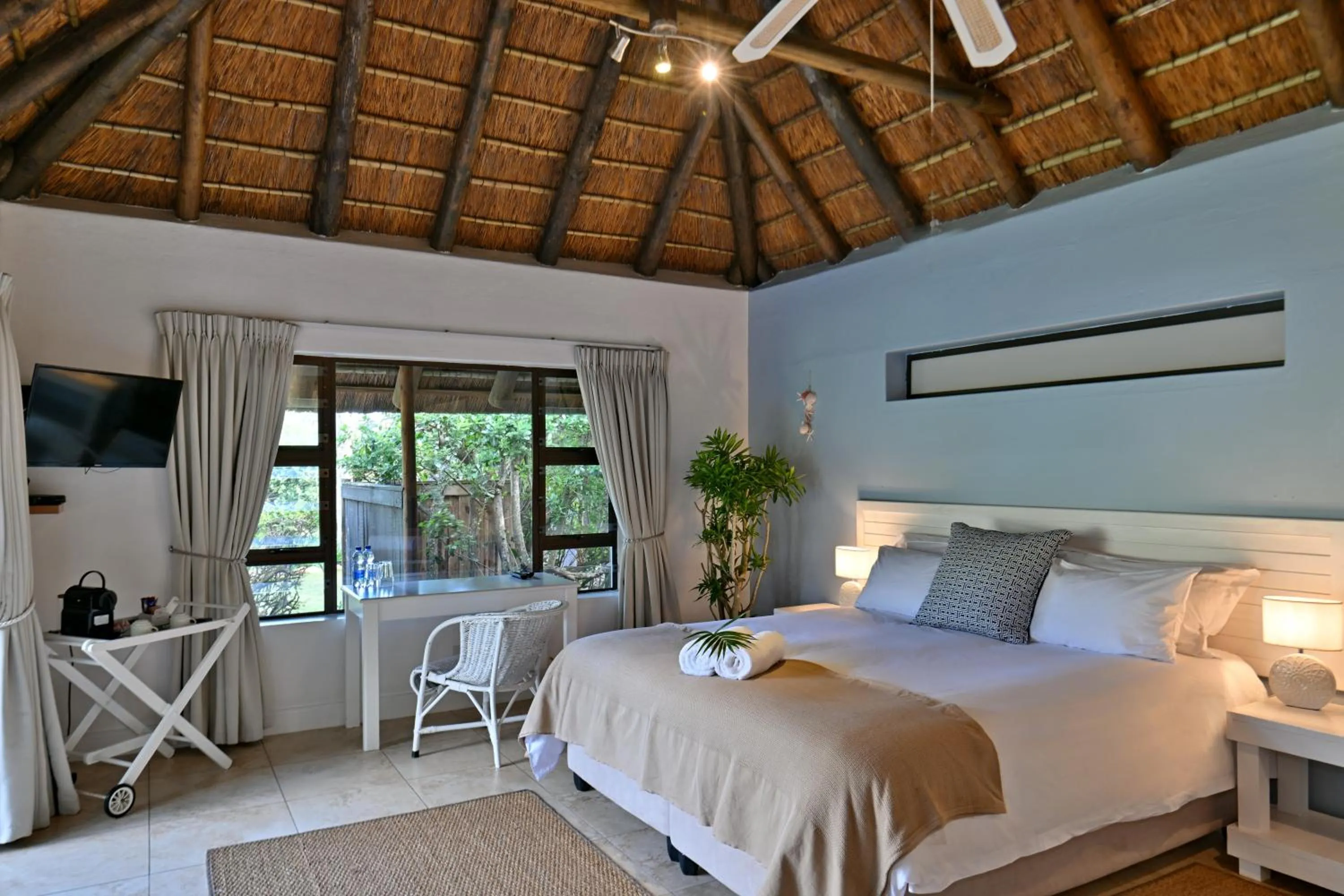 Bedroom, Bed in BonBini Guest House