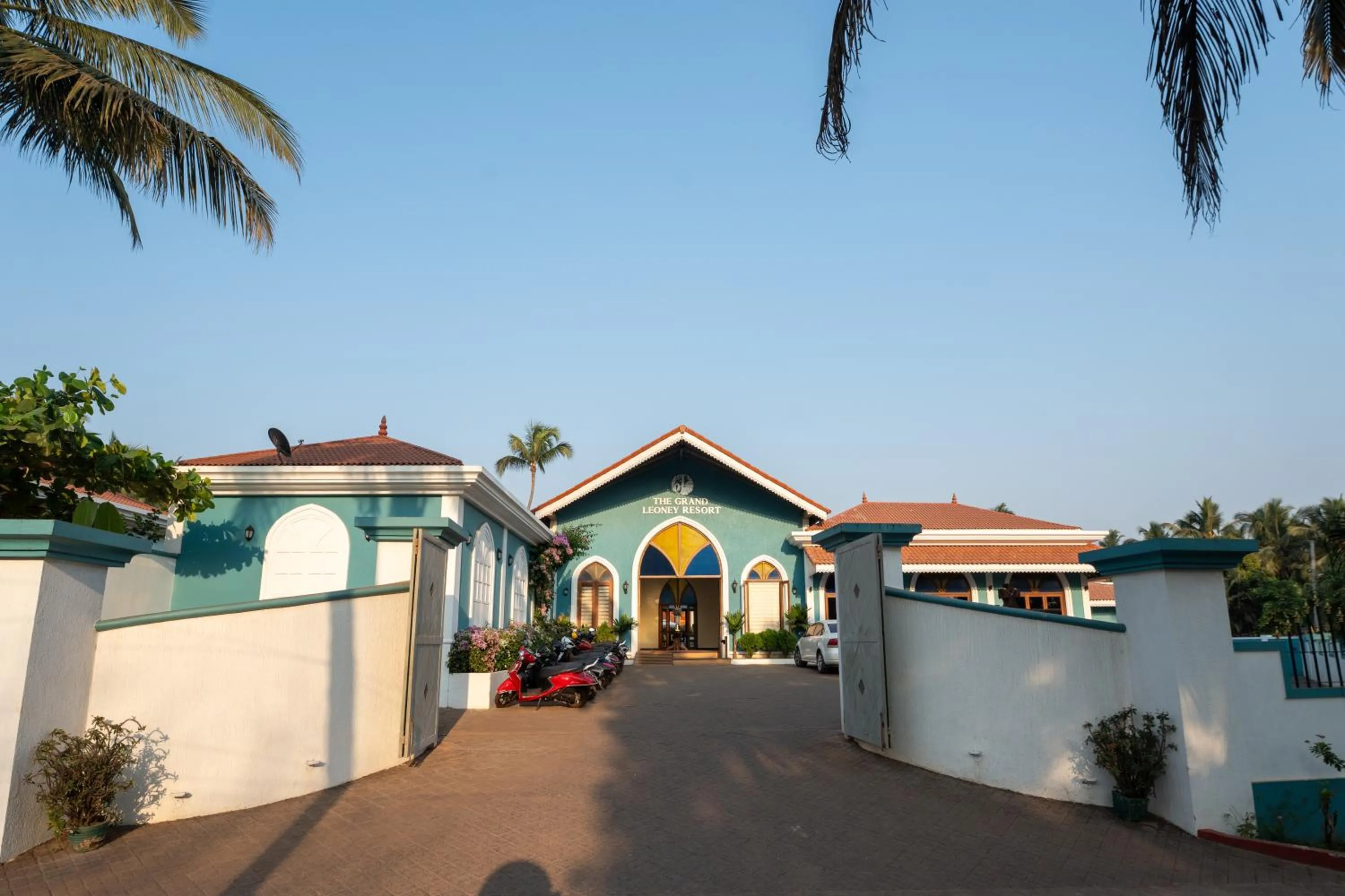 Facade/entrance in The Grand Leoney Resort