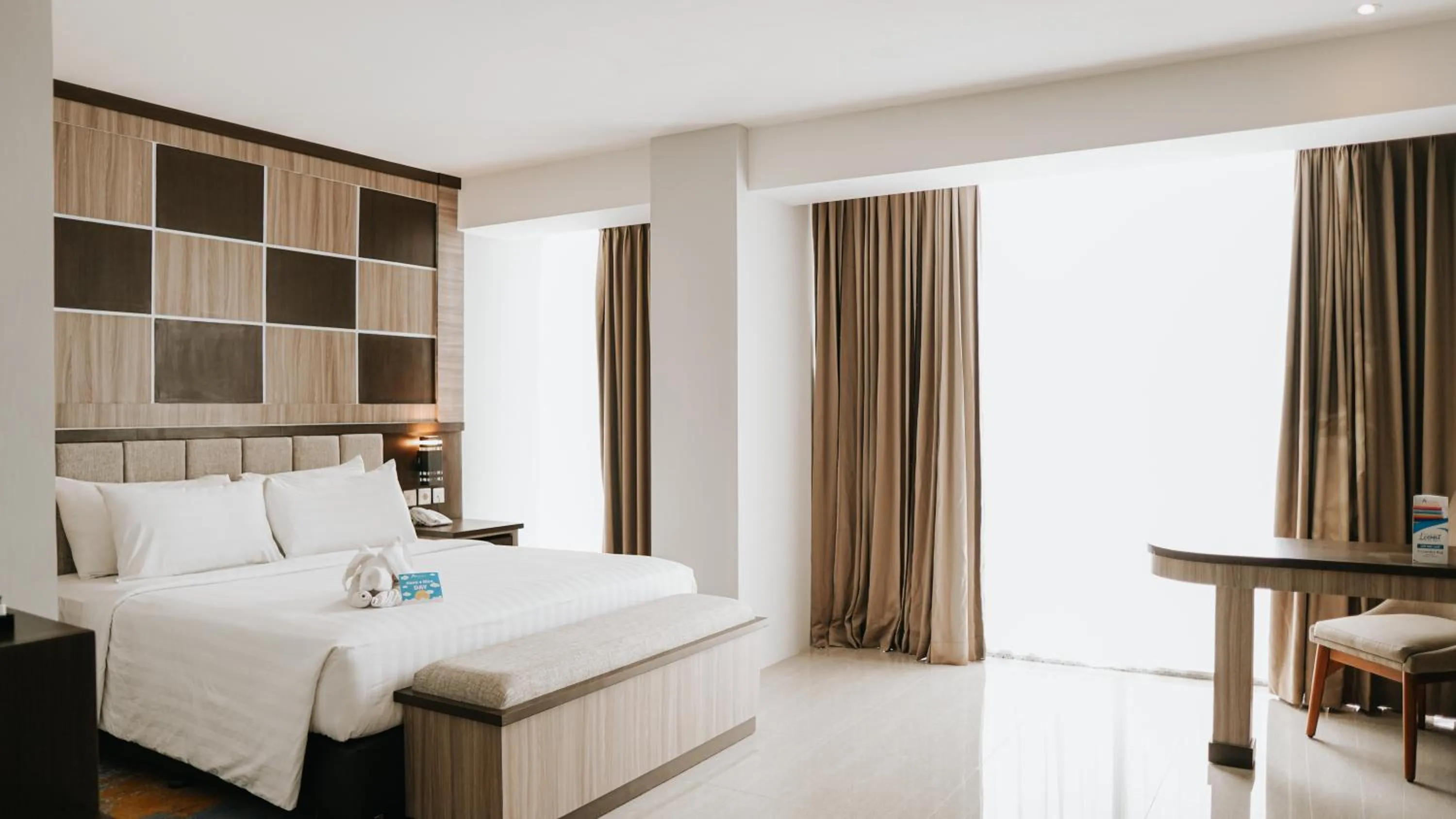 Bed in Ascent Premiere Hotel & Convention Pasuruan