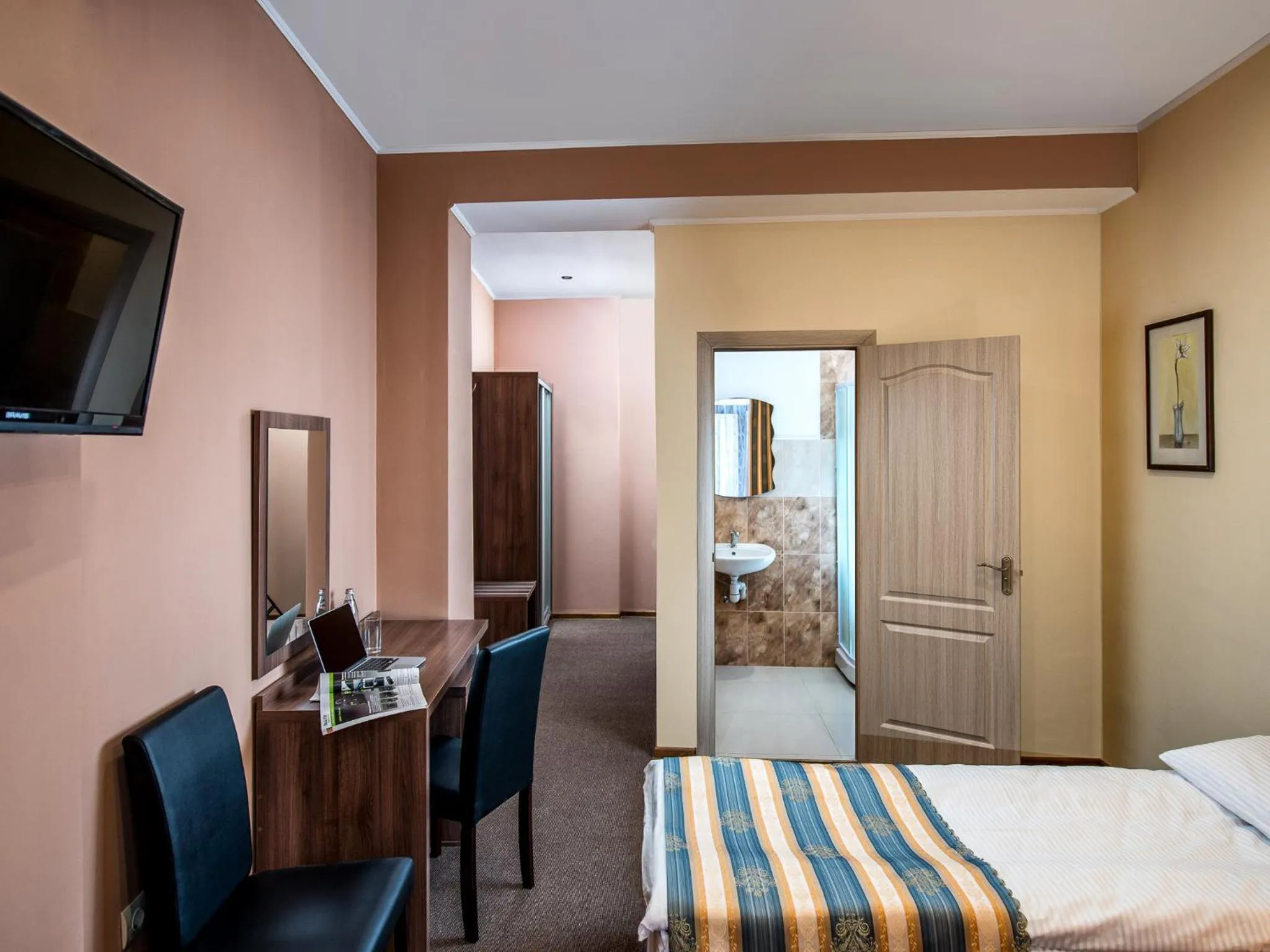 Photo of the whole room, Bed in Lviv Central Jam Hotel