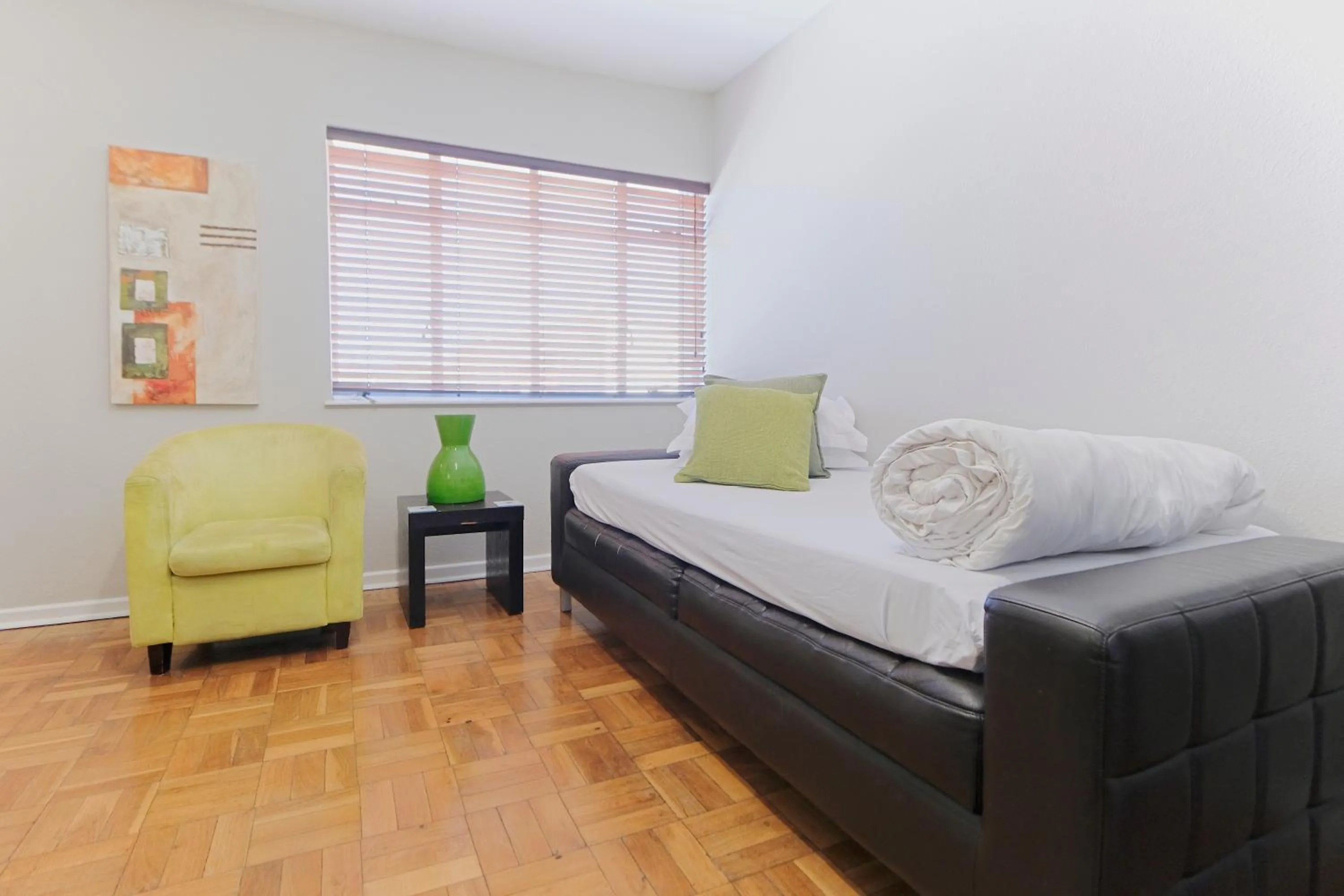 Bed in 10 on Cape Self Catering Apartments