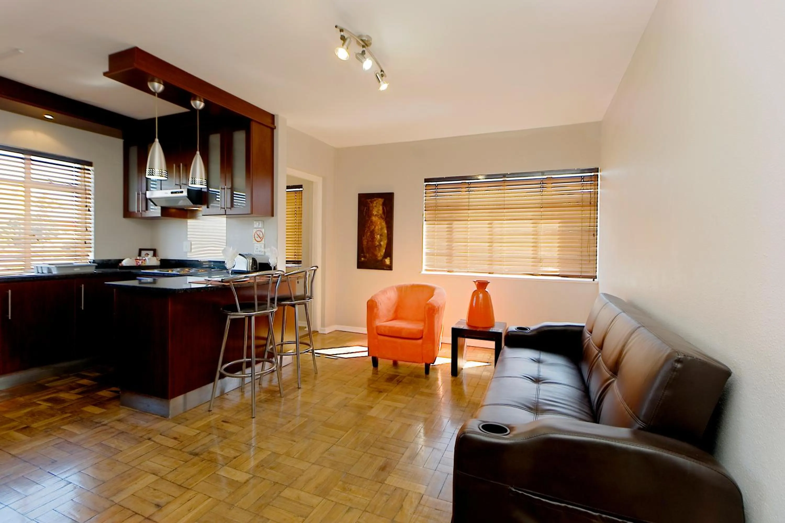 Kitchen or kitchenette in 10 on Cape Self Catering Apartments