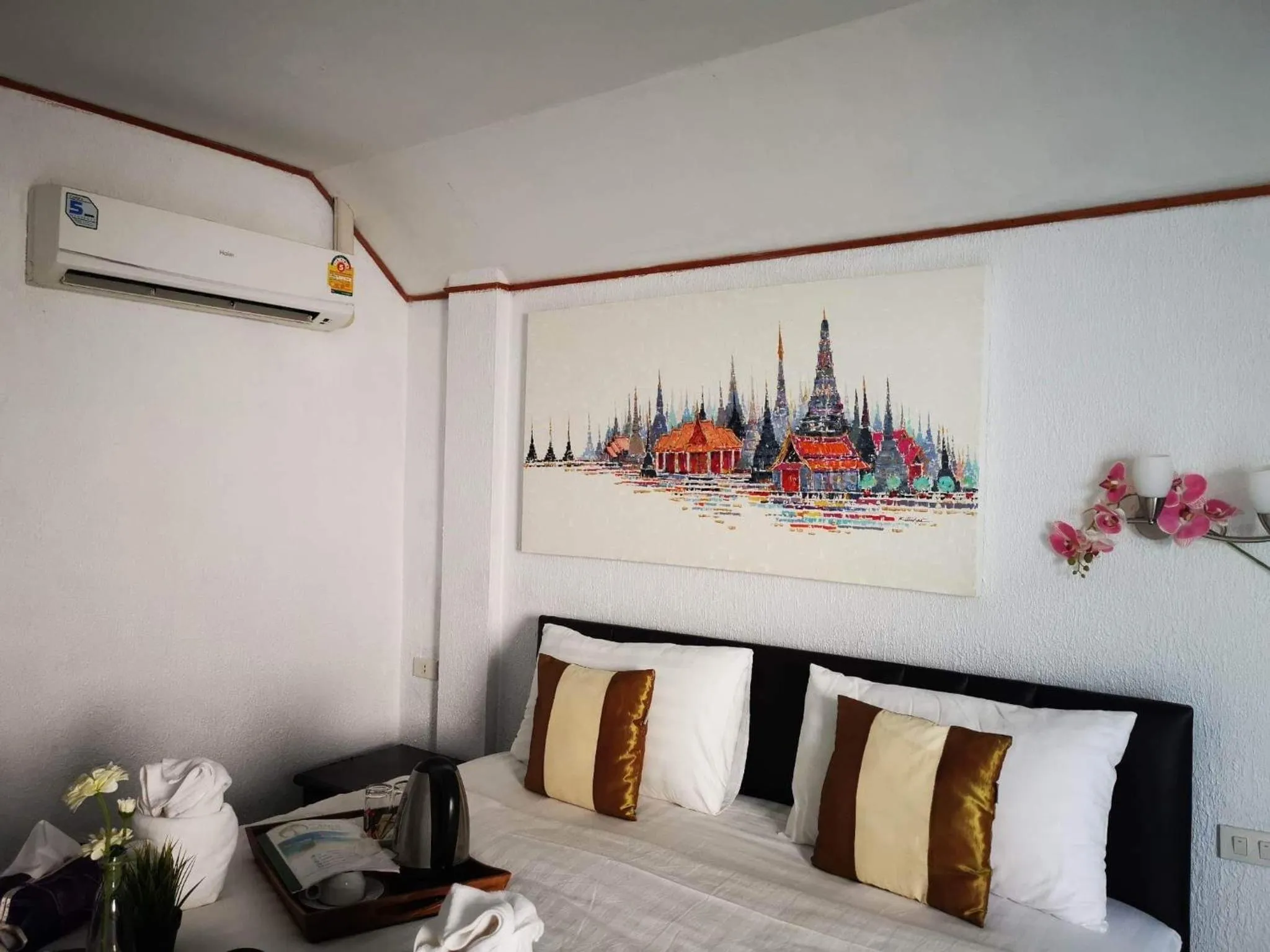 Photo of the whole room, Bed in Samui Green Hotel