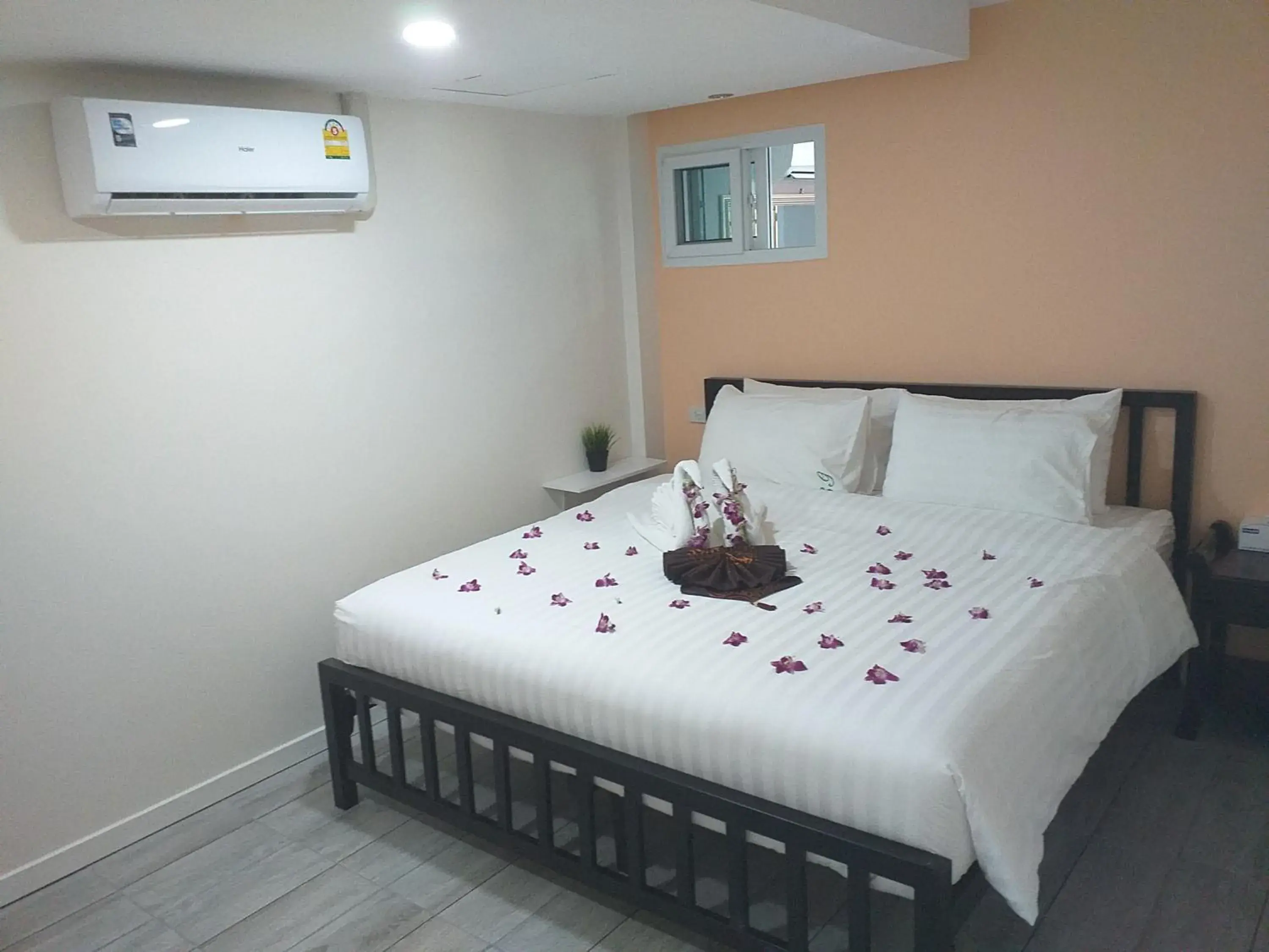 Two-Bedroom Apartment with Balcony in Samui Green Hotel Two-Bedroom Apartment with Balcony in Samui Green Hotel