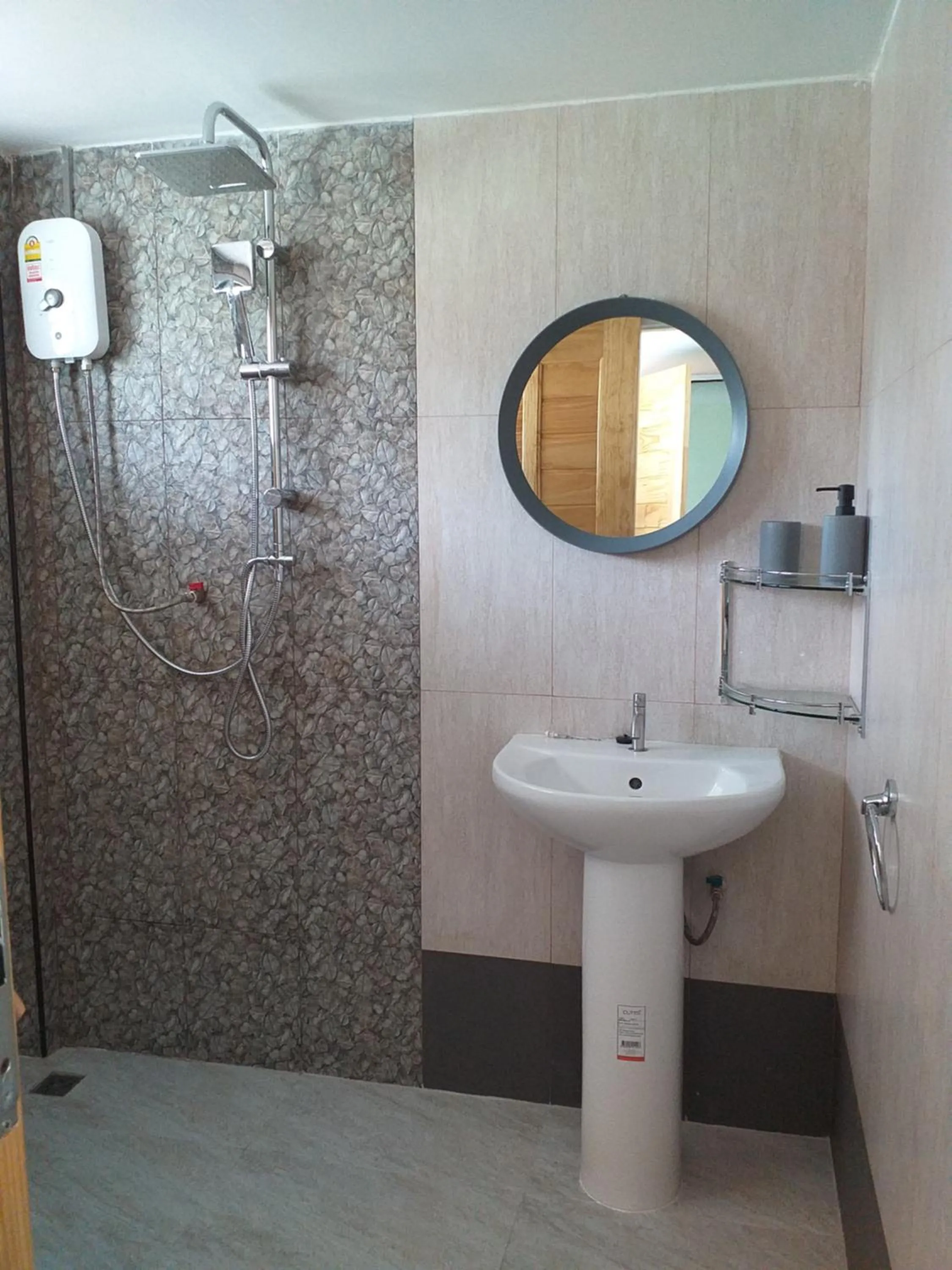 Shower in Samui Green Hotel