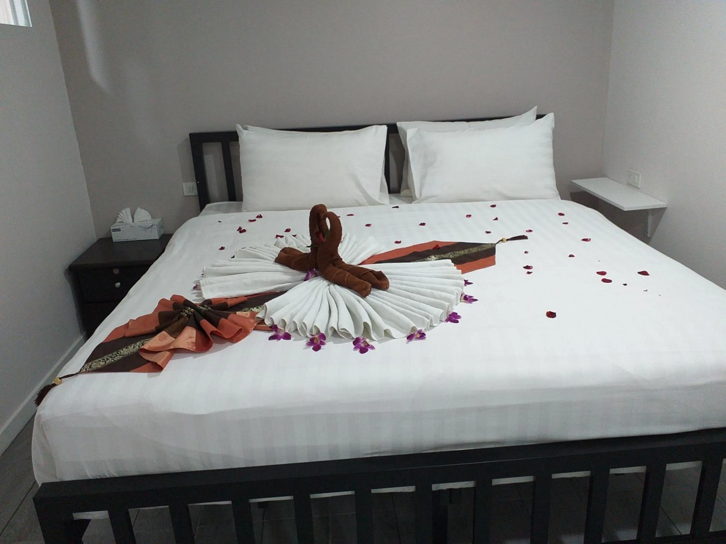 Bed in Samui Green Hotel