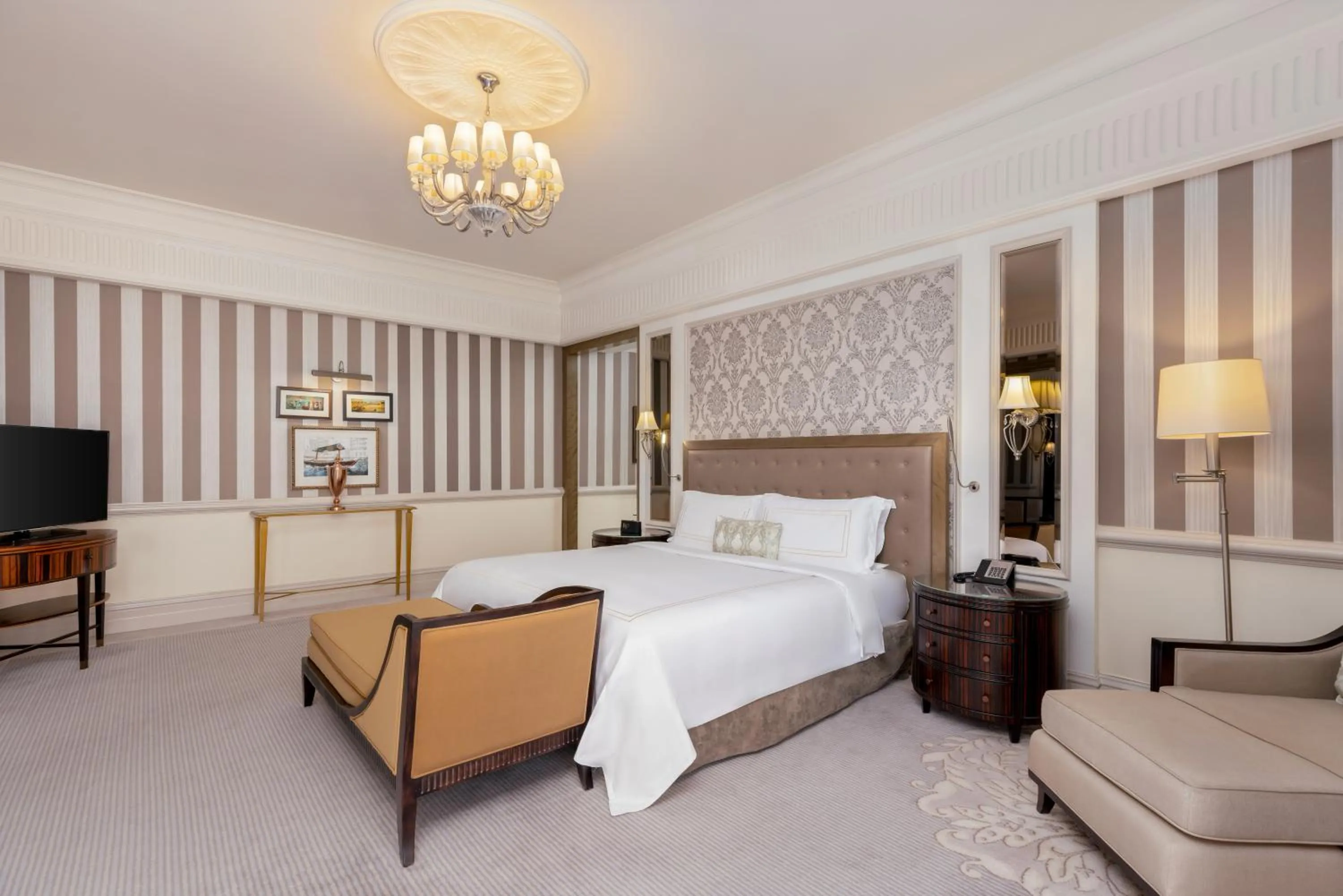Bed in Al Habtoor Palace - Preferred Hotels & Resorts